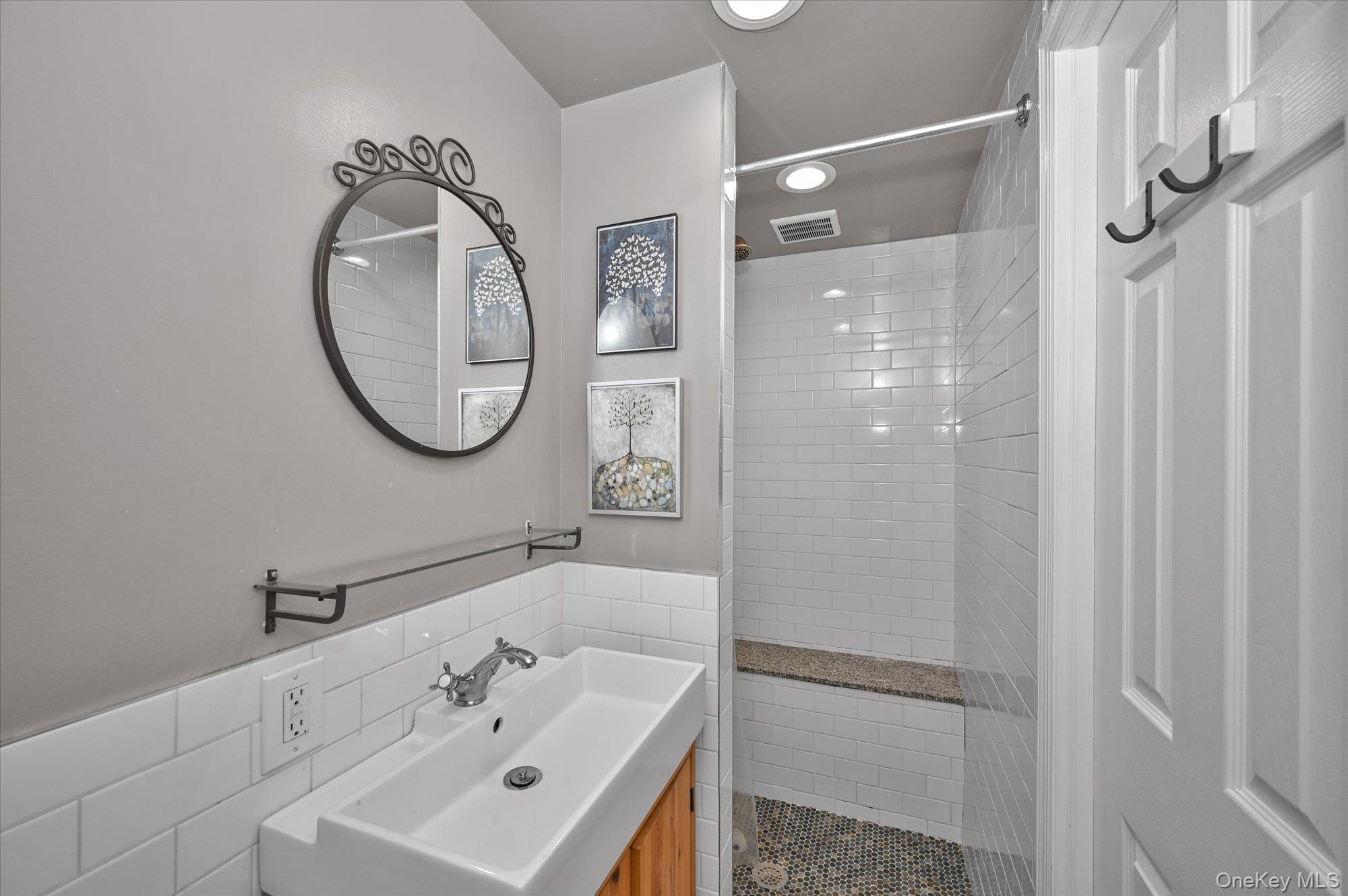 3040 Hobart Street, Woodside, NY 11377