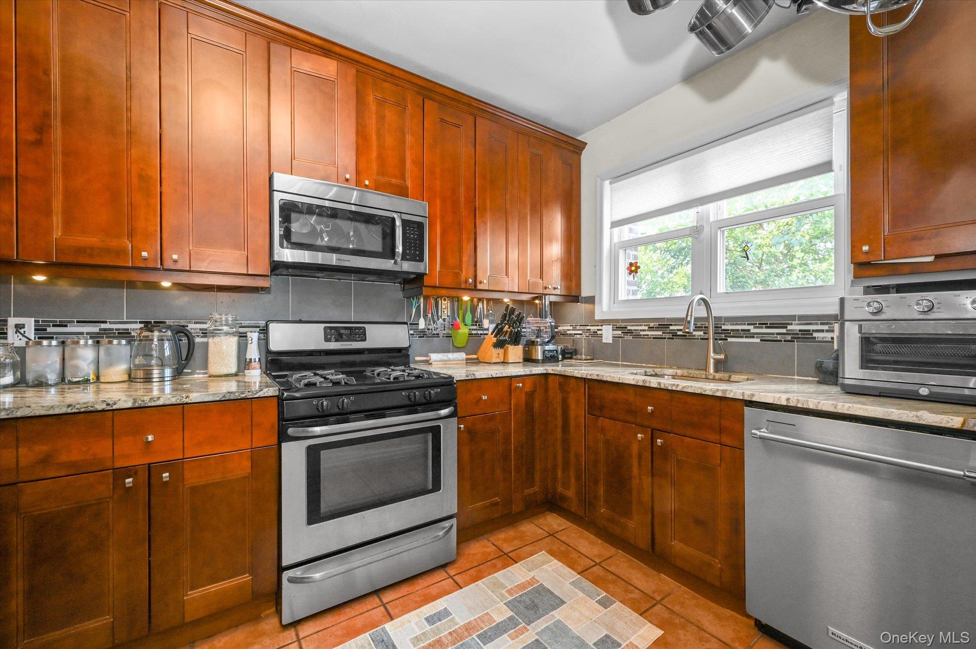 3040 Hobart Street, Woodside, NY 11377