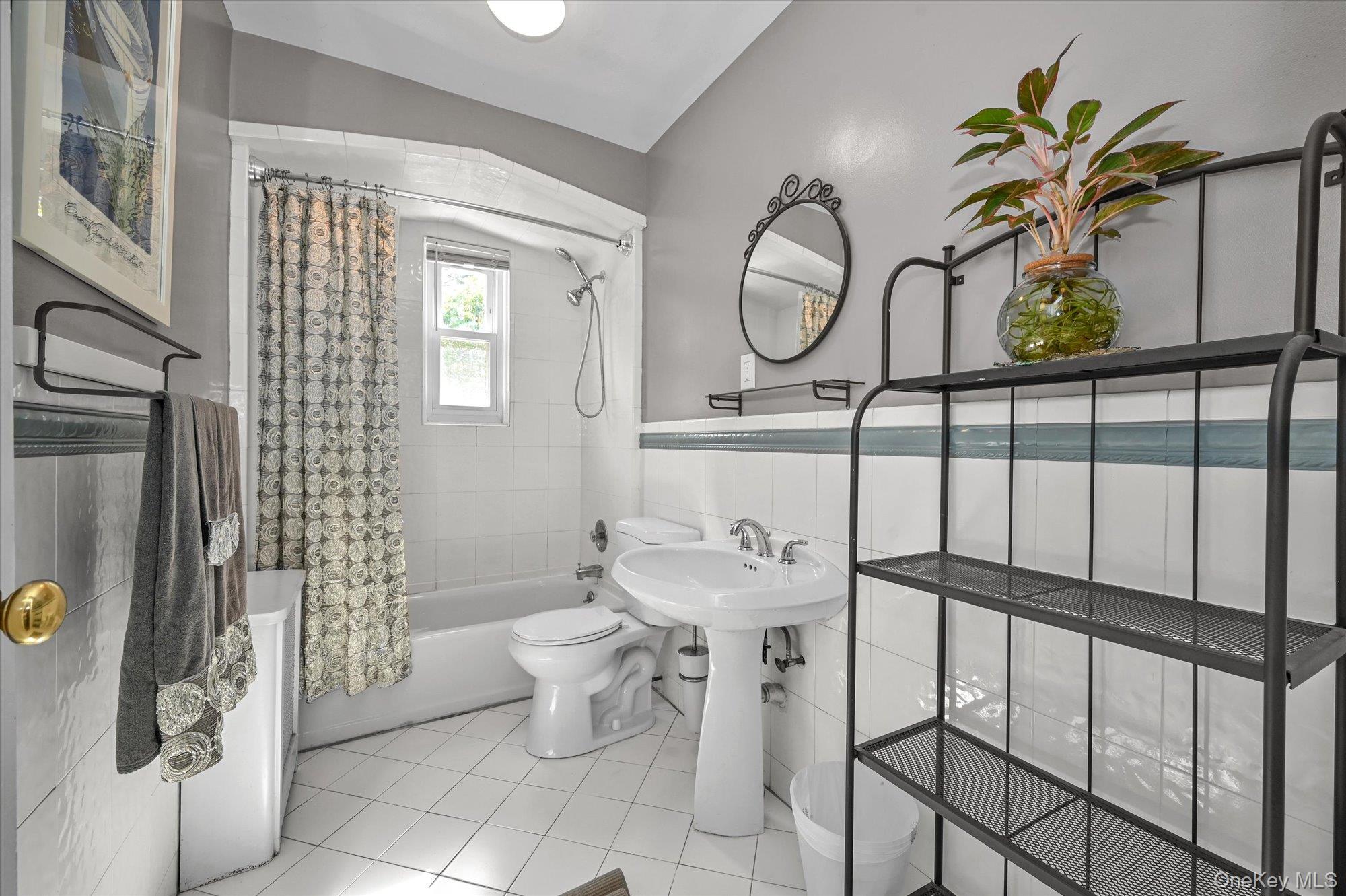 3040 Hobart Street, Woodside, NY 11377