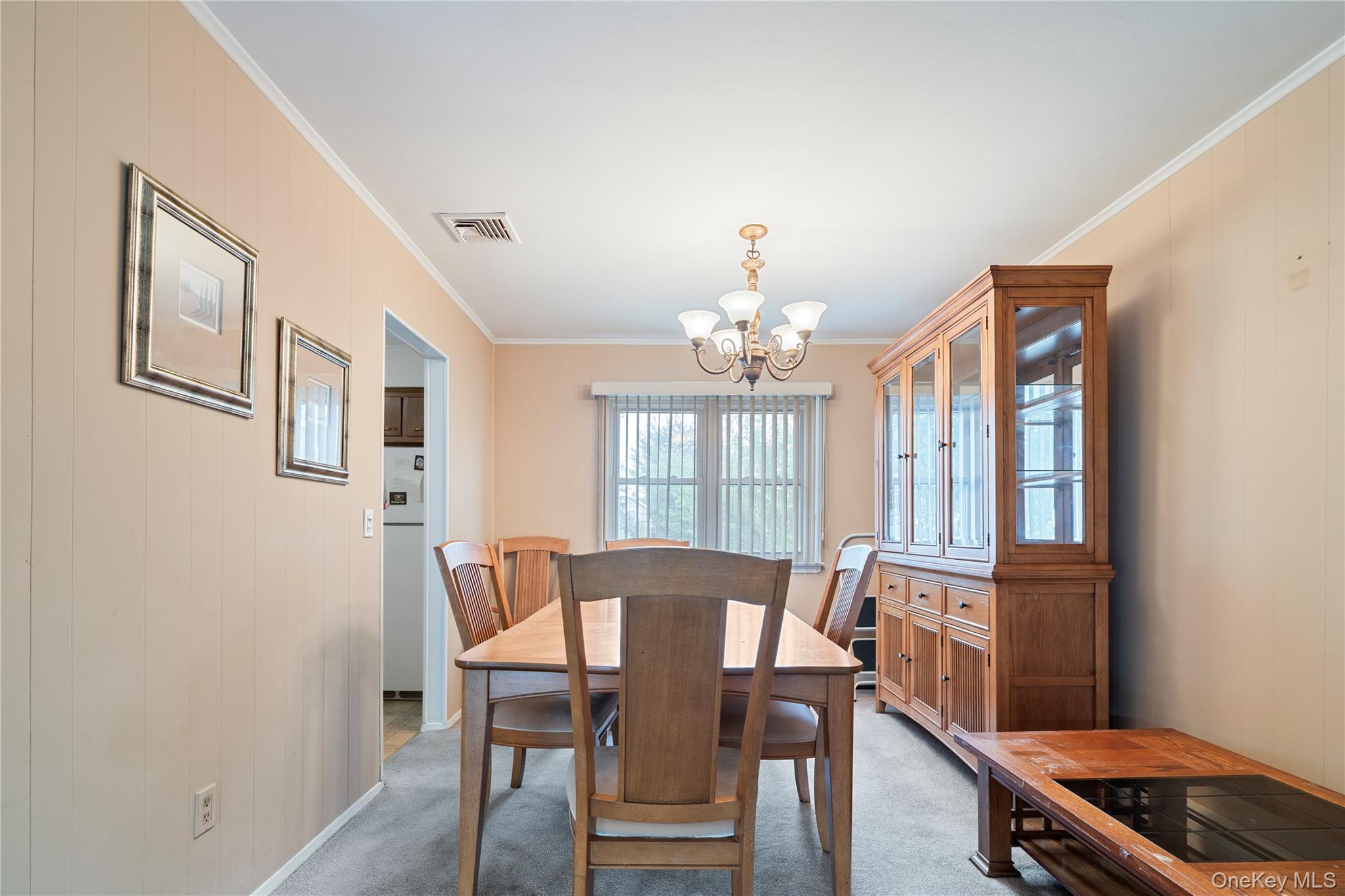 52 Dover Street, Lindenhurst, NY 11757