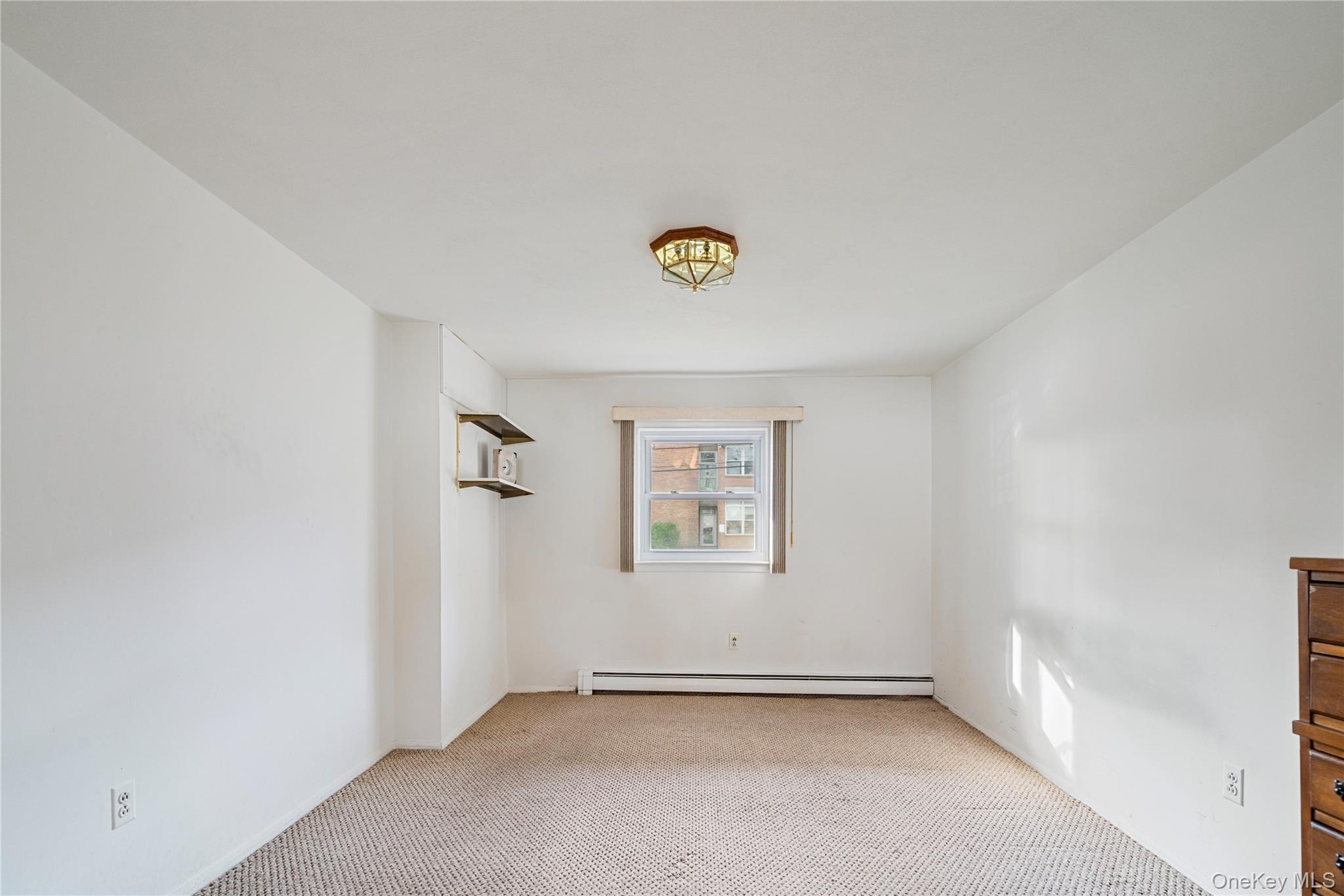 52 Dover Street, Lindenhurst, NY 11757