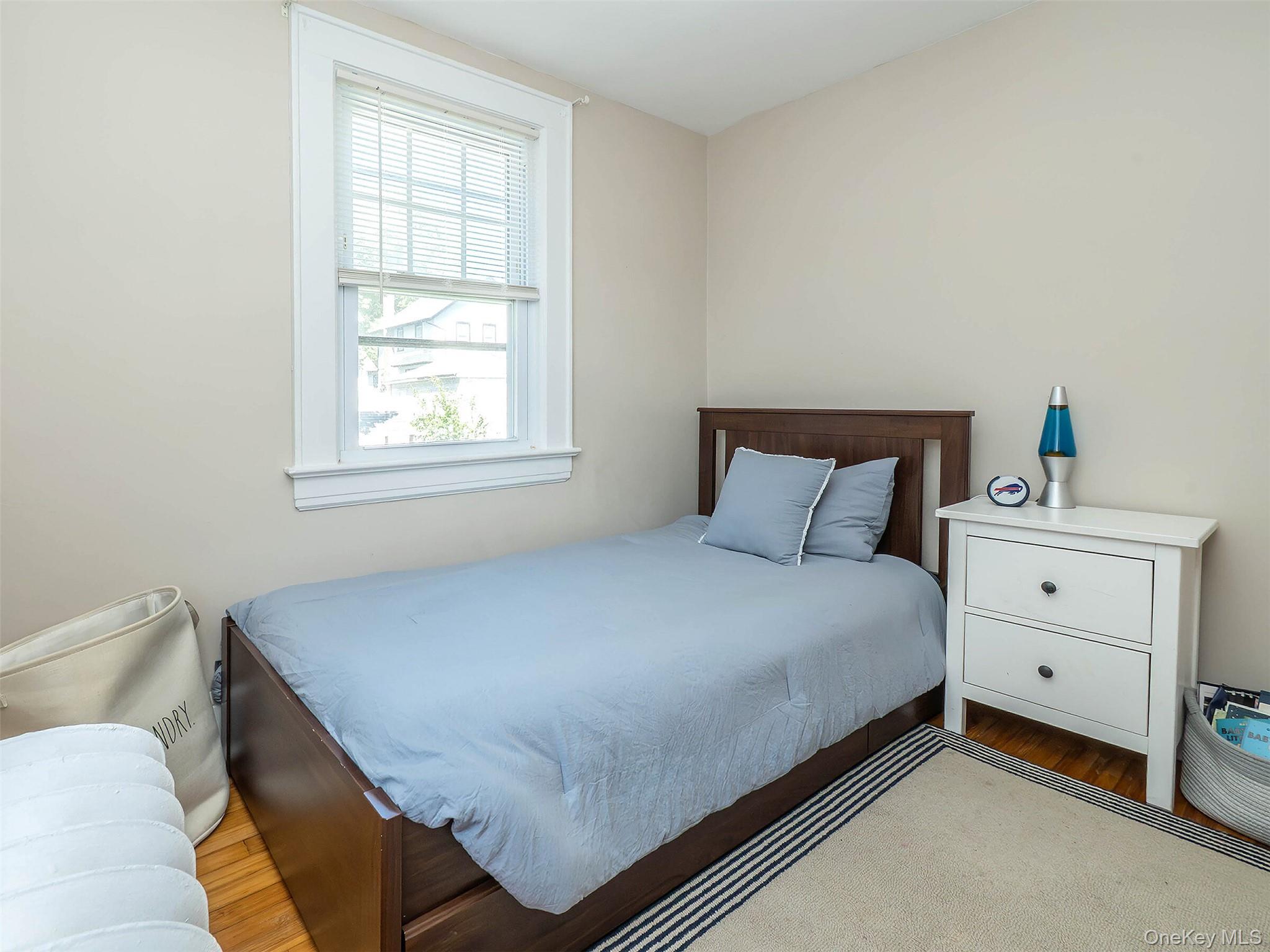 11 Park Avenue, Port Washington, NY 11050