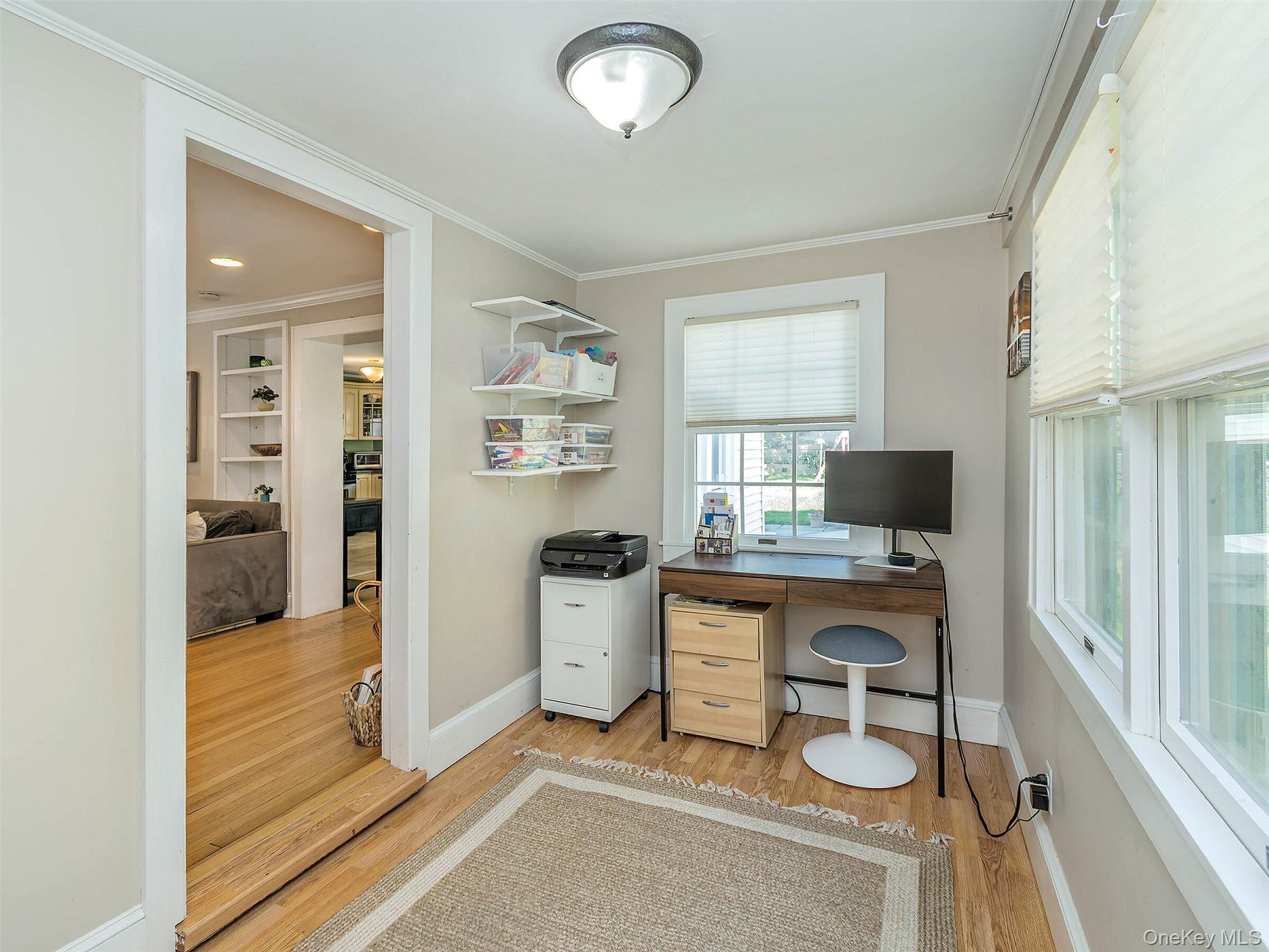 11 Park Avenue, Port Washington, NY 11050