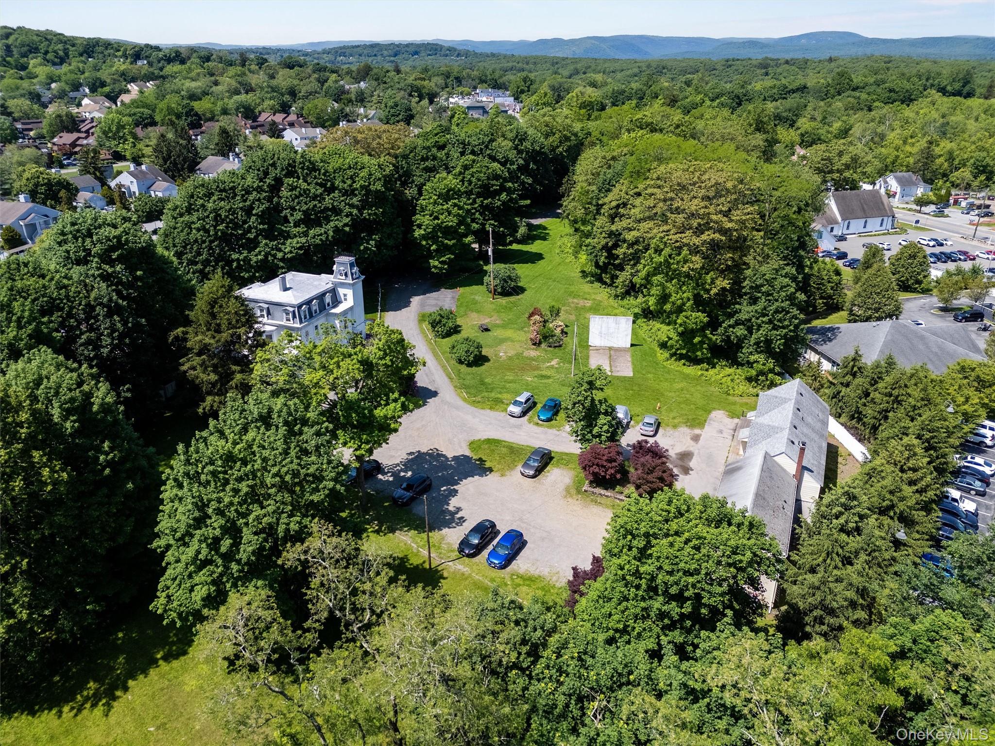 1860 E Main Street, Mohegan Lake, NY 10547