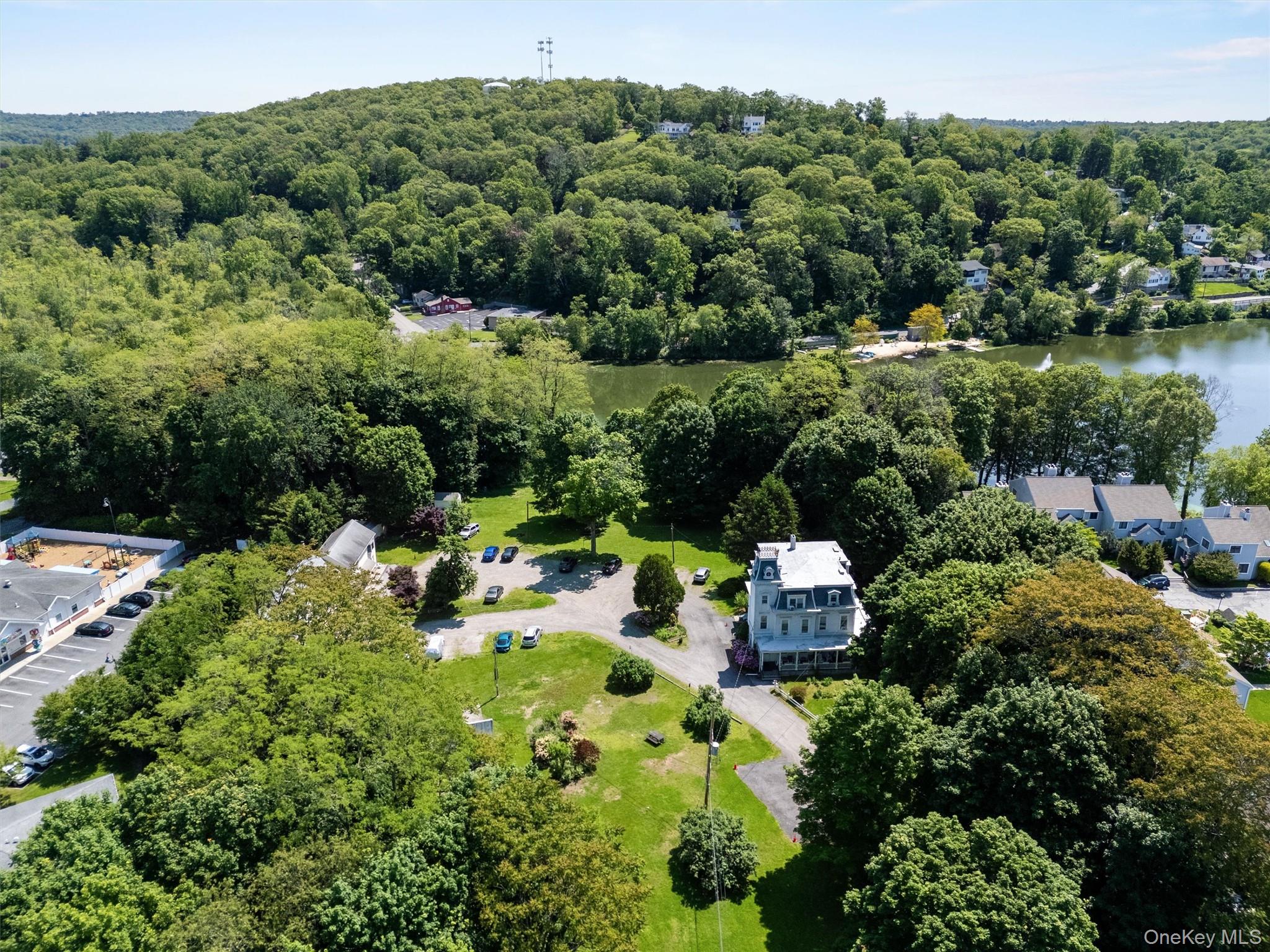 1860 E Main Street, Mohegan Lake, NY 10547