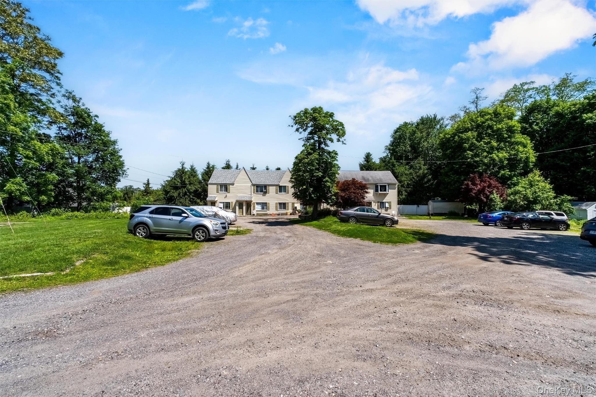 1860 E Main Street, Mohegan Lake, NY 10547