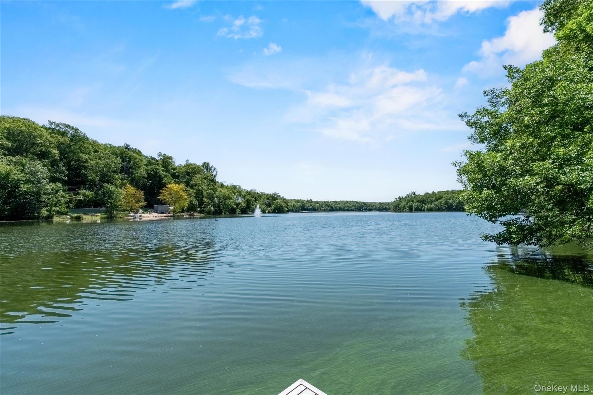 1860 E Main Street, Mohegan Lake, NY 10547