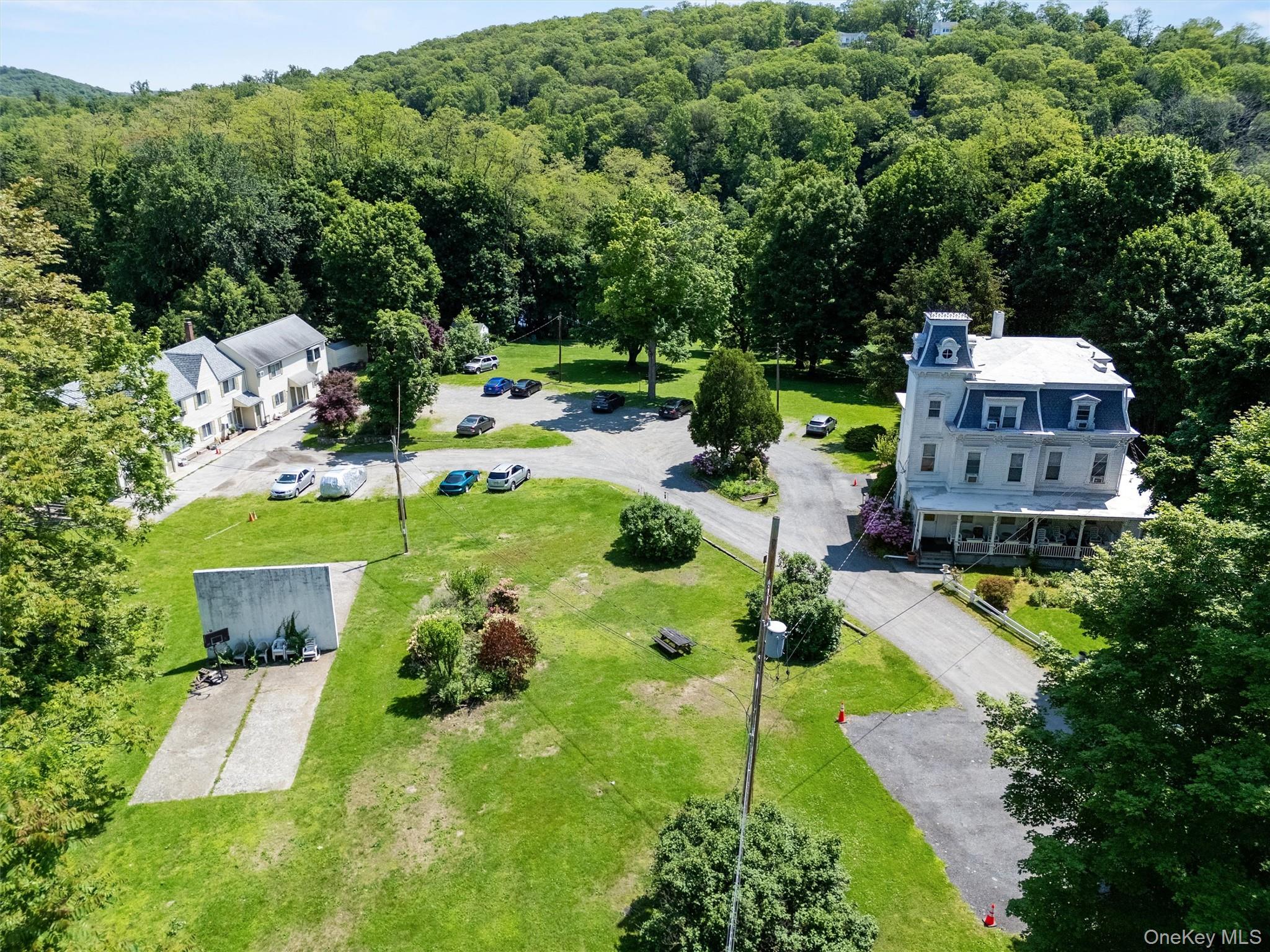 1860 E Main Street, Mohegan Lake, NY 10547