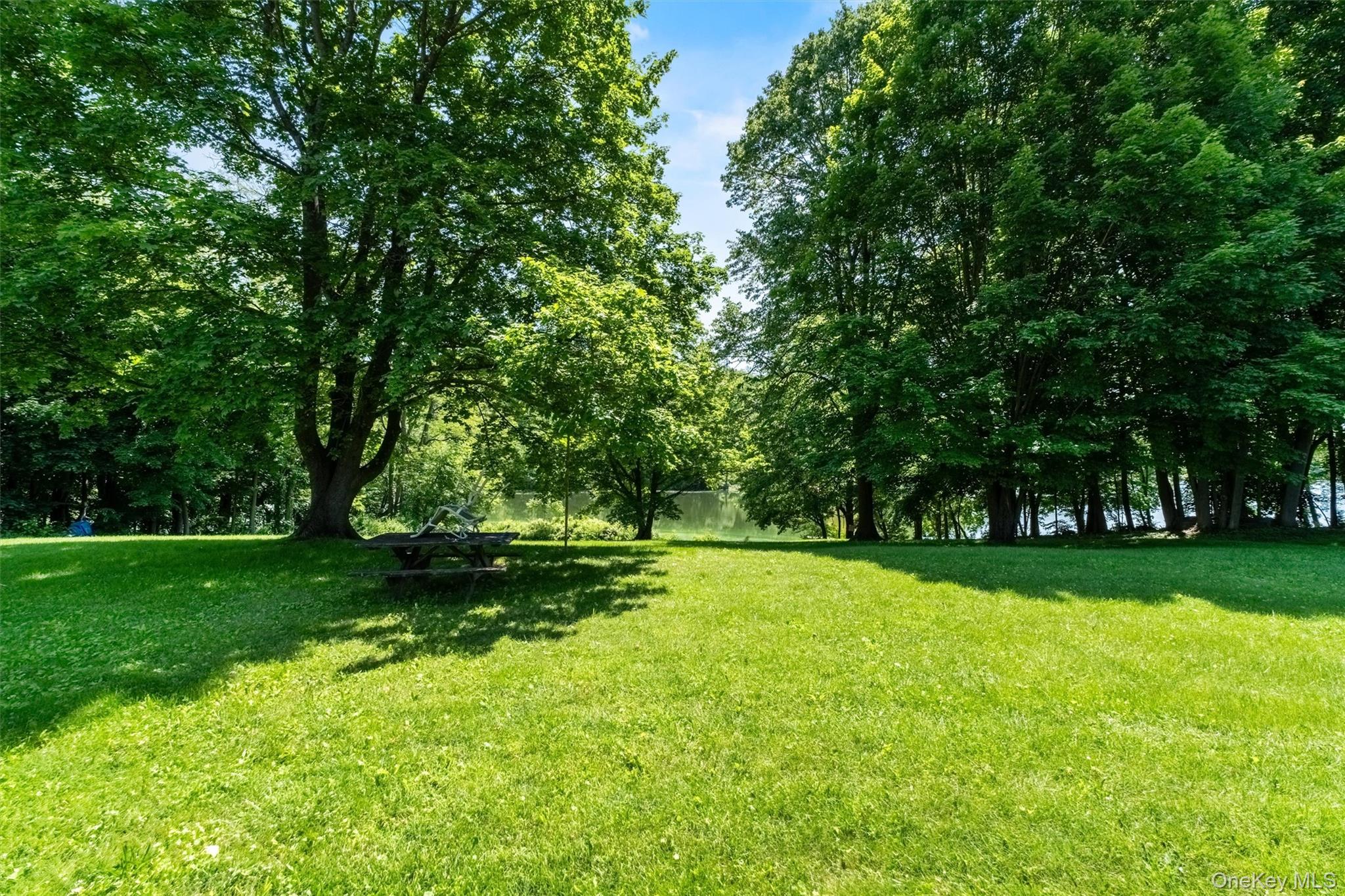 1860 E Main Street, Mohegan Lake, NY 10547