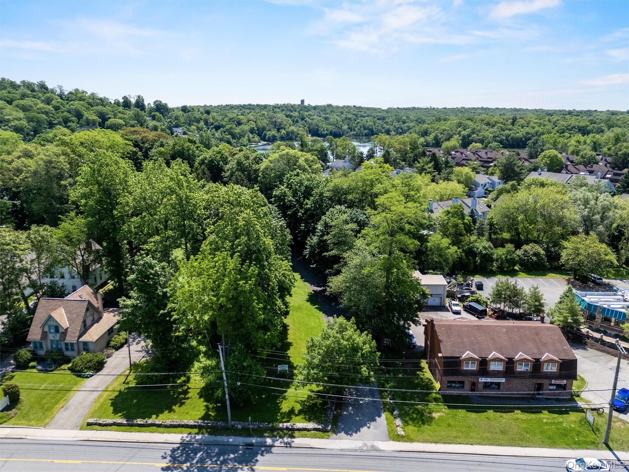 1860 E Main Street, Mohegan Lake, NY 10547