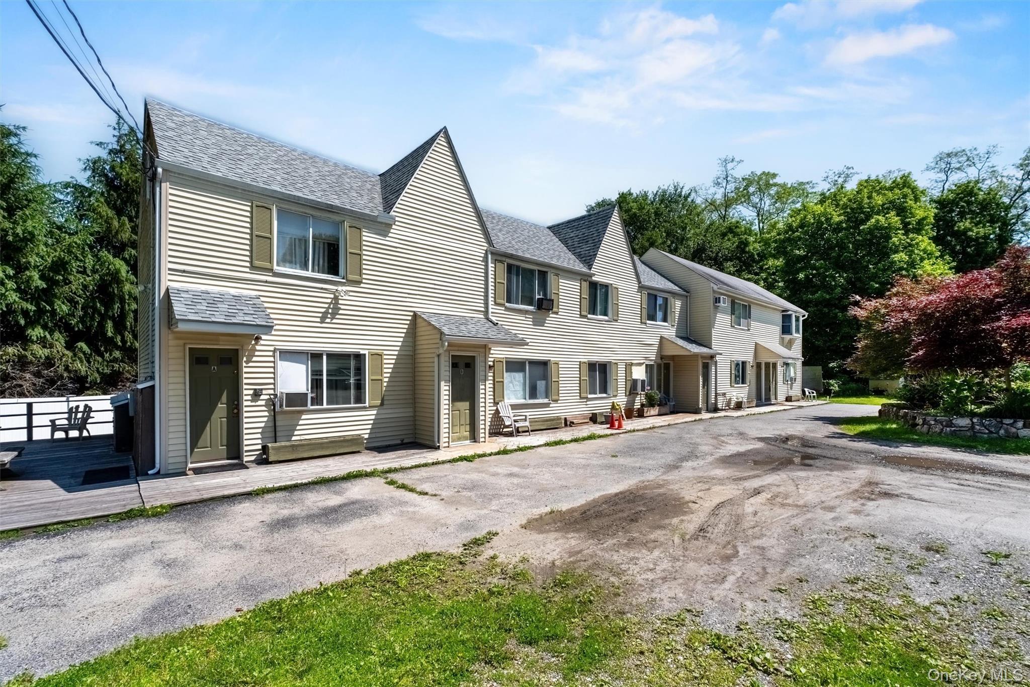 1860 E Main Street, Mohegan Lake, NY 10547