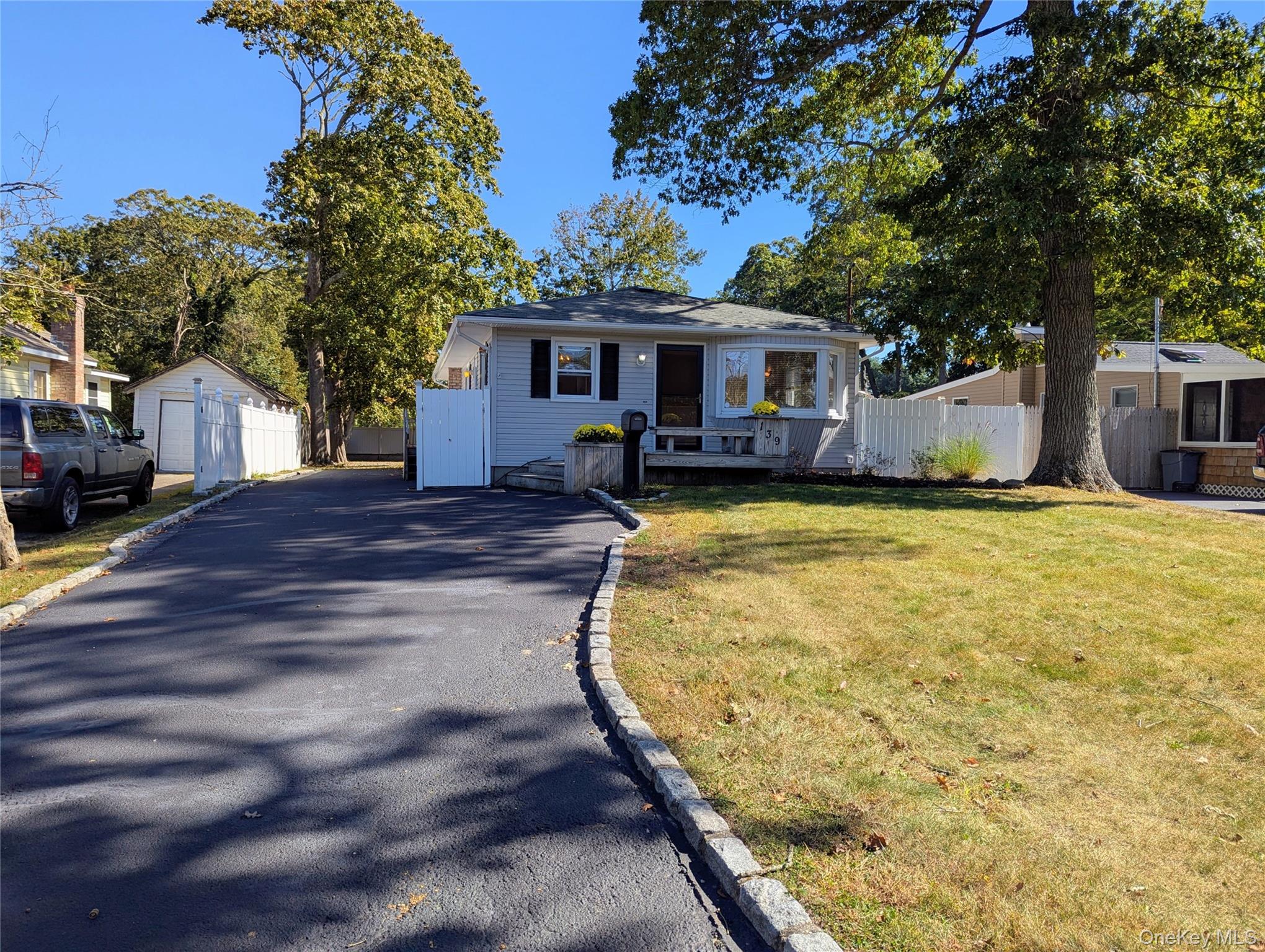 139 Pine Neck Avenue, East Patchogue, NY 11772