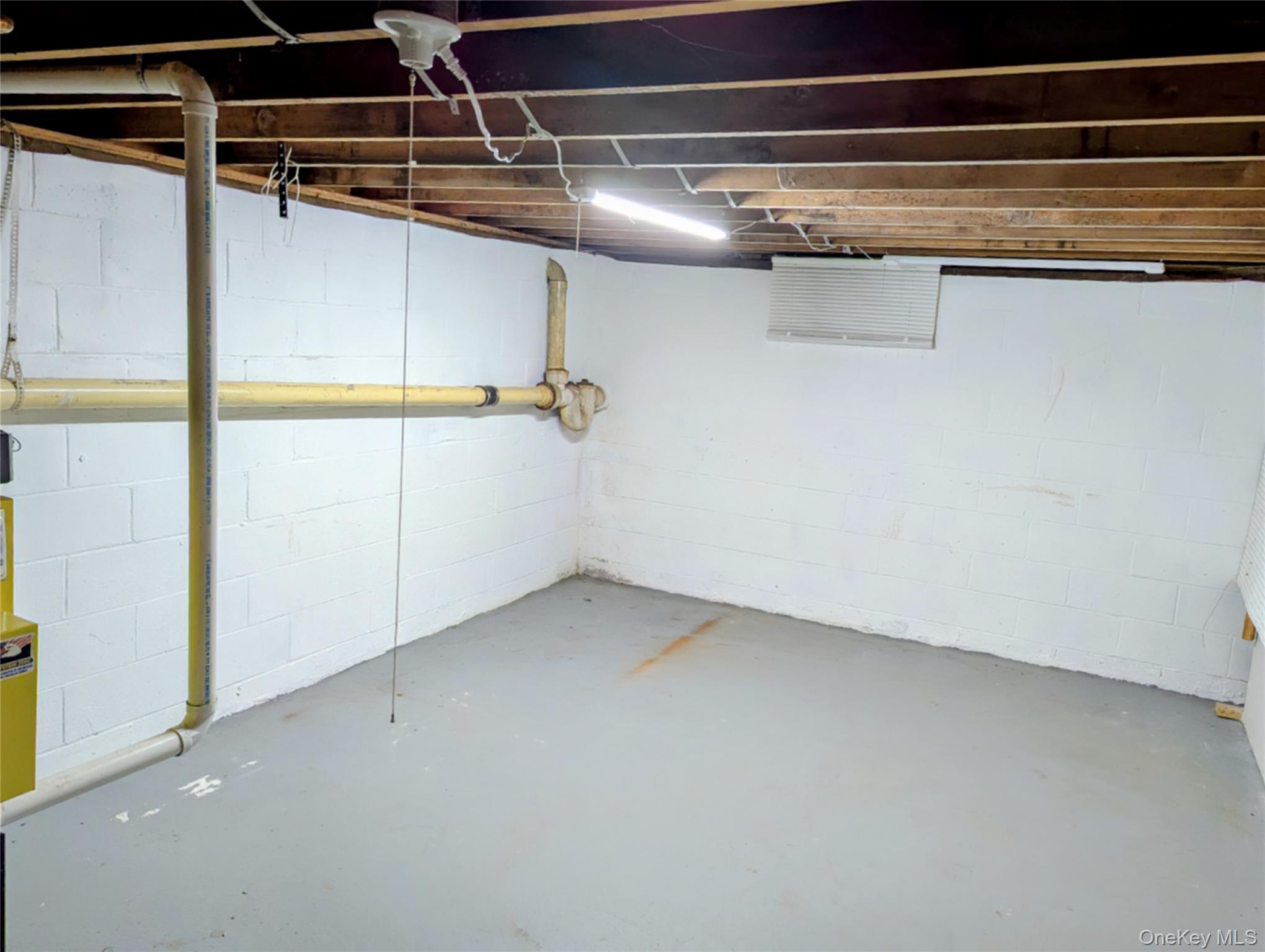 139 Pine Neck Avenue, East Patchogue, NY 11772