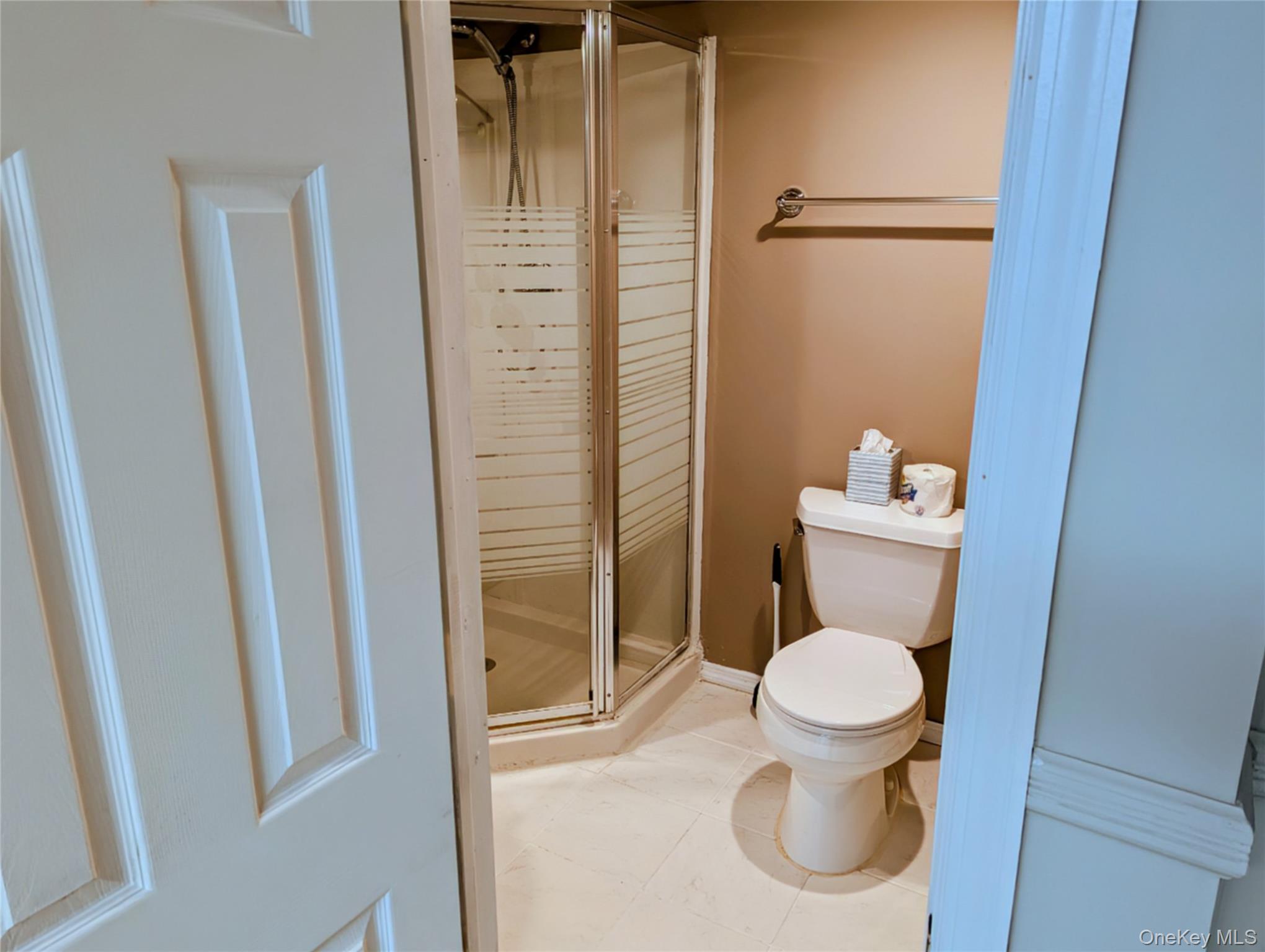 139 Pine Neck Avenue, East Patchogue, NY 11772