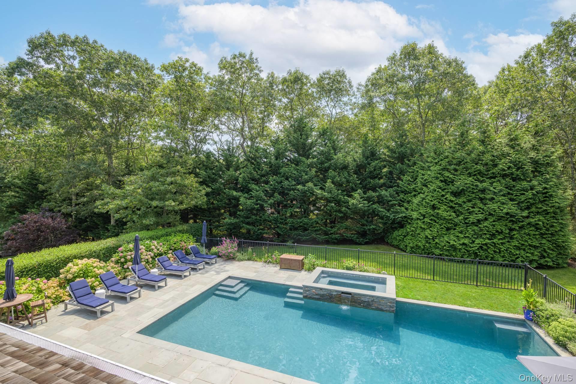 2 Rose Court, Southampton, NY 11968