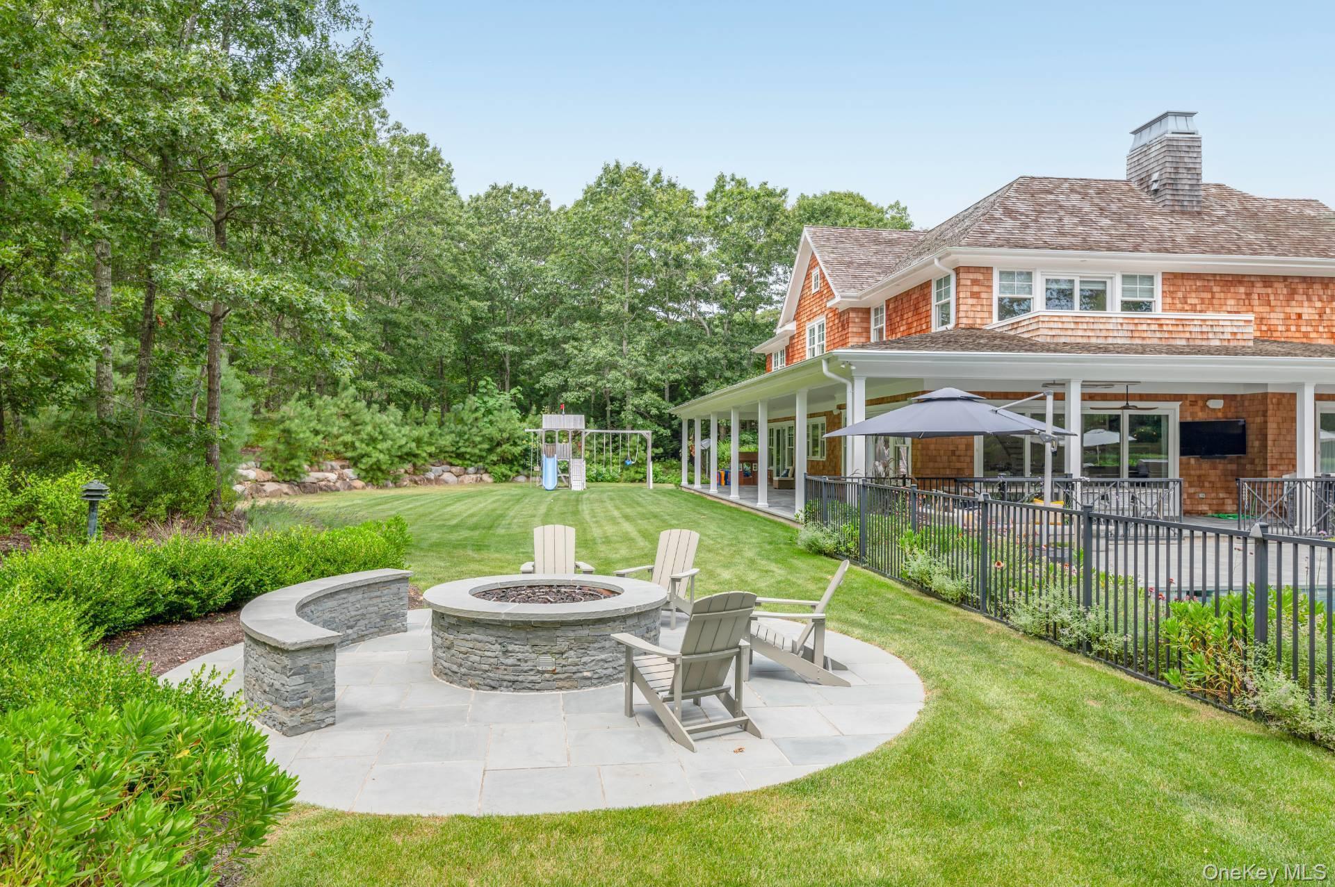 2 Rose Court, Southampton, NY 11968