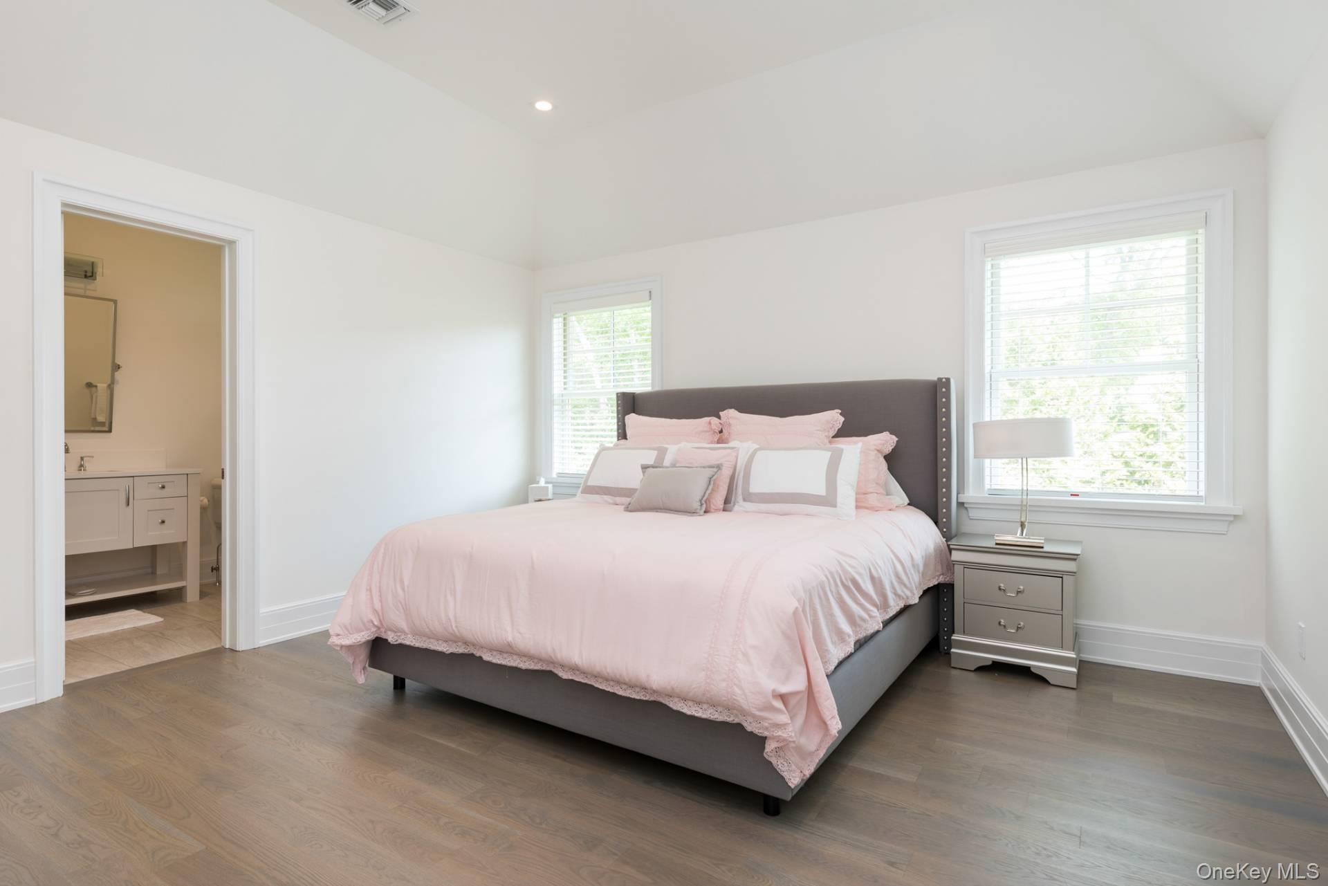 2 Rose Court, Southampton, NY 11968