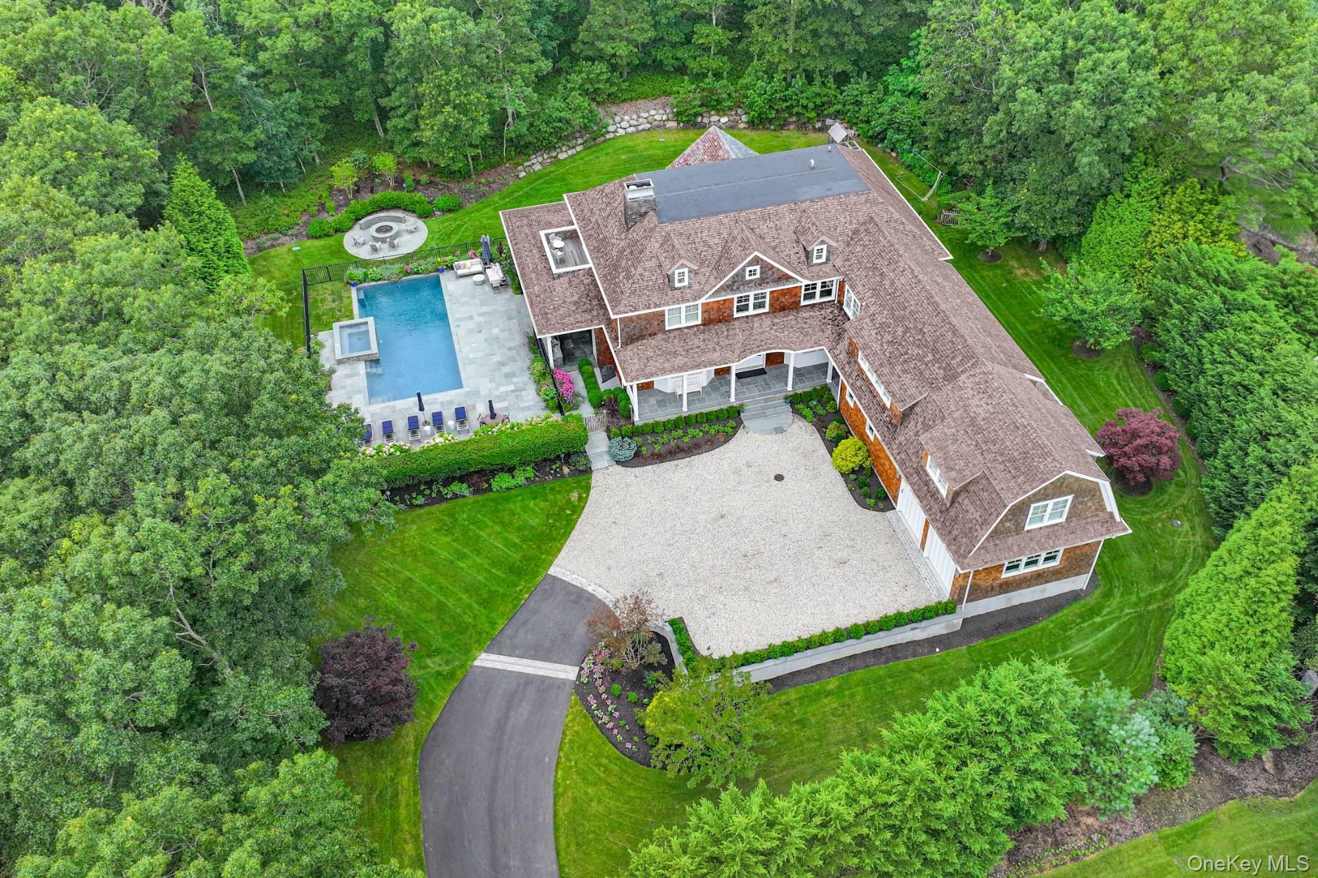 2 Rose Court, Southampton, NY 11968