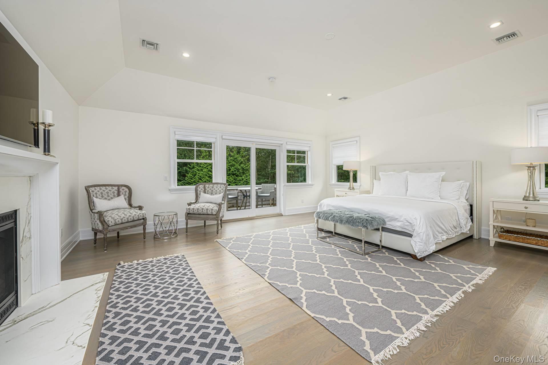 2 Rose Court, Southampton, NY 11968