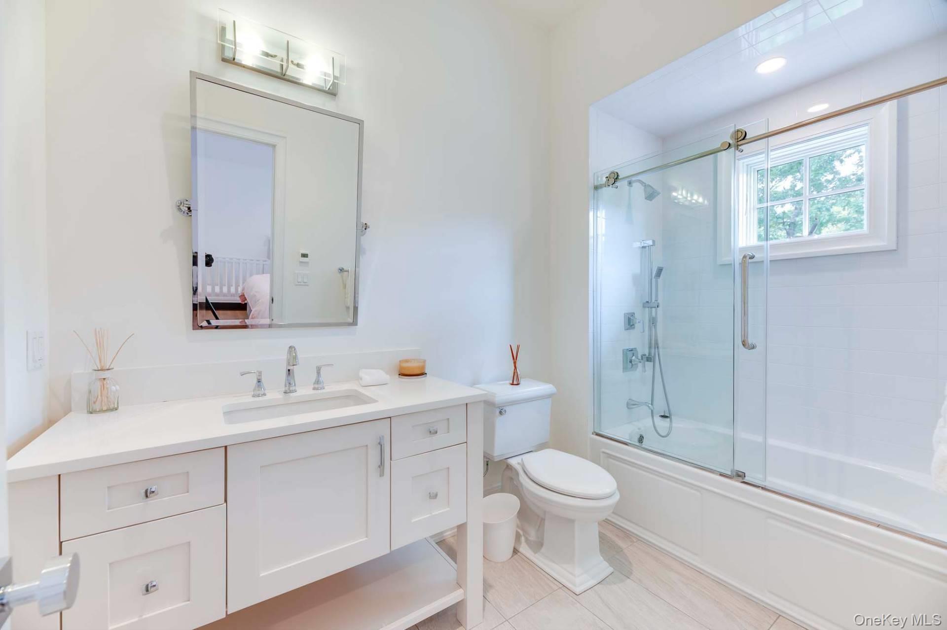 2 Rose Court, Southampton, NY 11968