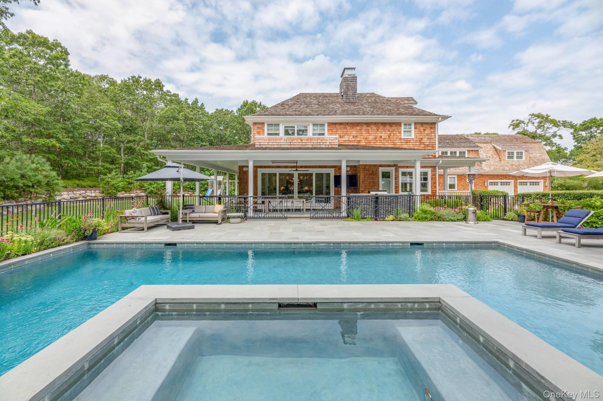 2 Rose Court, Southampton, NY 11968