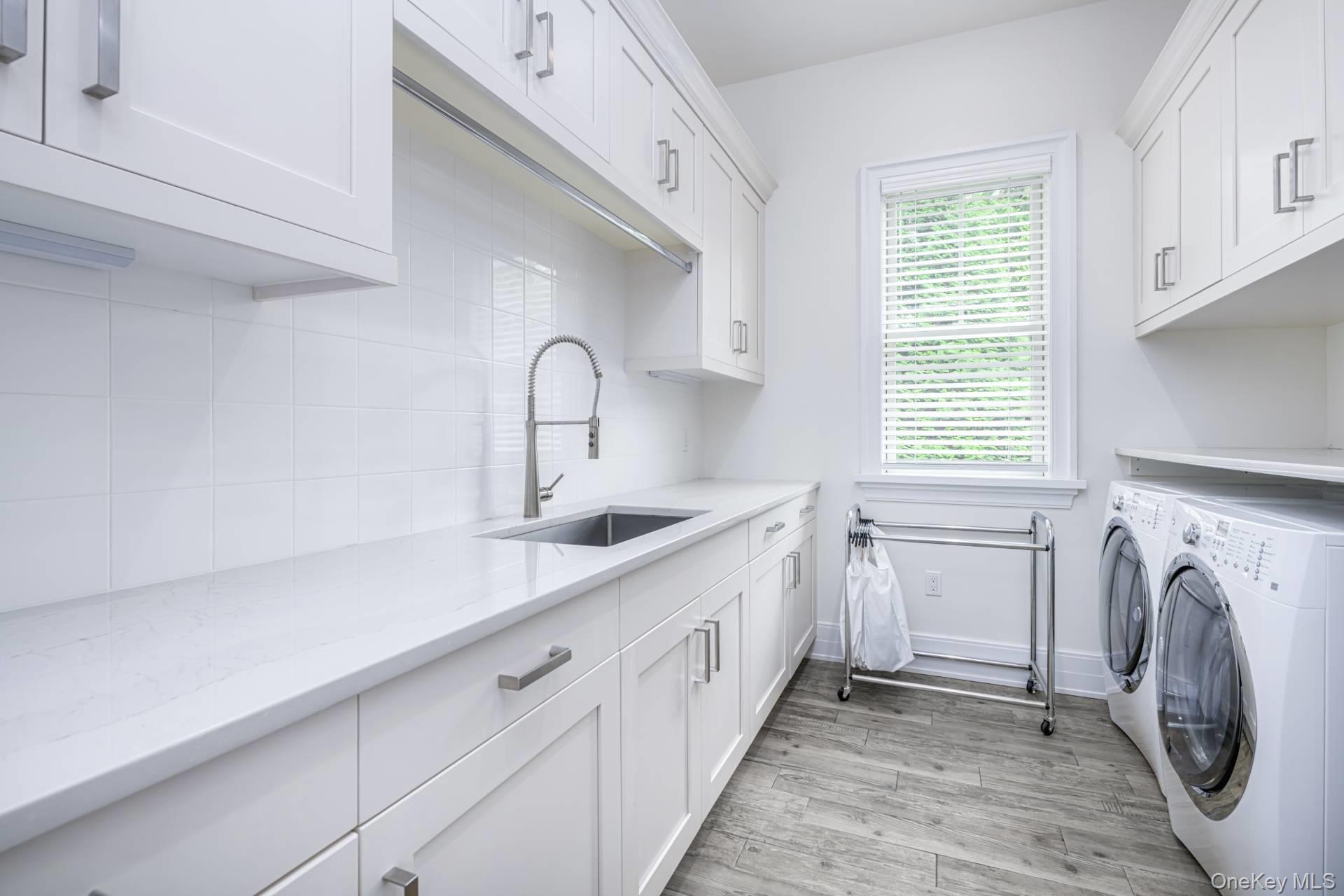 2 Rose Court, Southampton, NY 11968