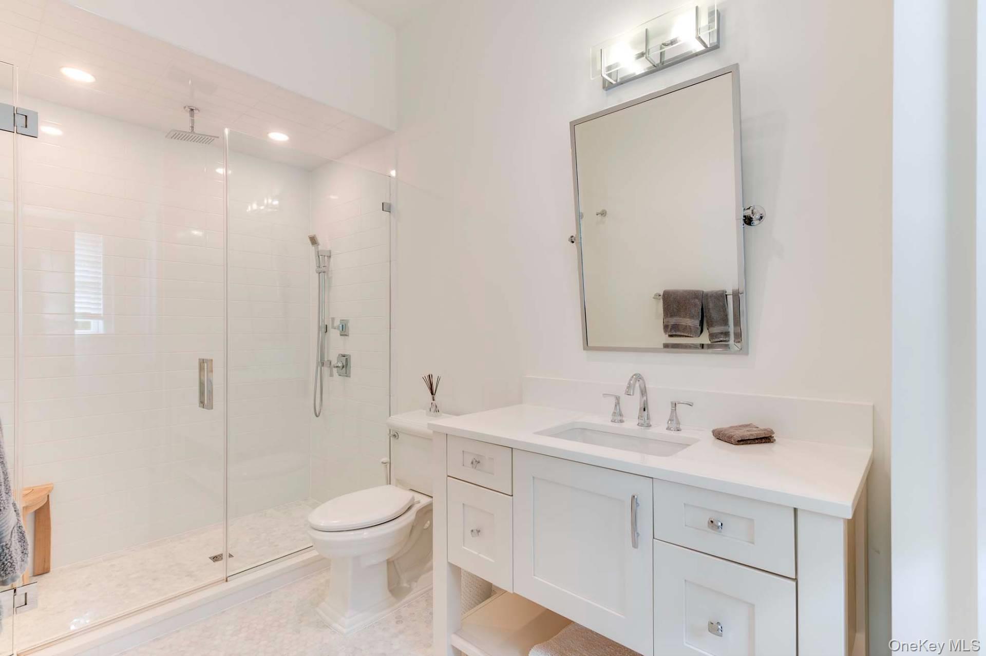 2 Rose Court, Southampton, NY 11968