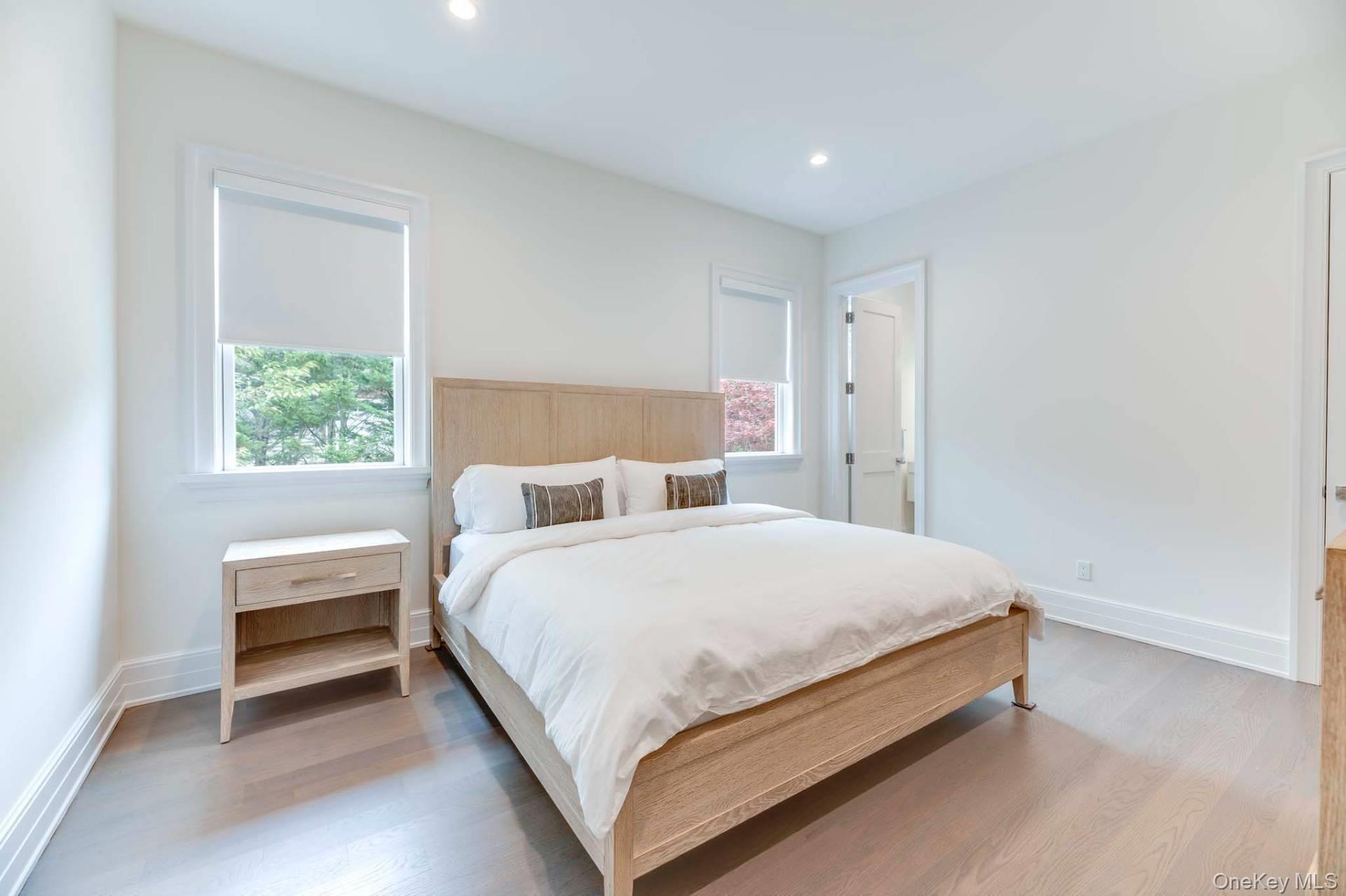 2 Rose Court, Southampton, NY 11968