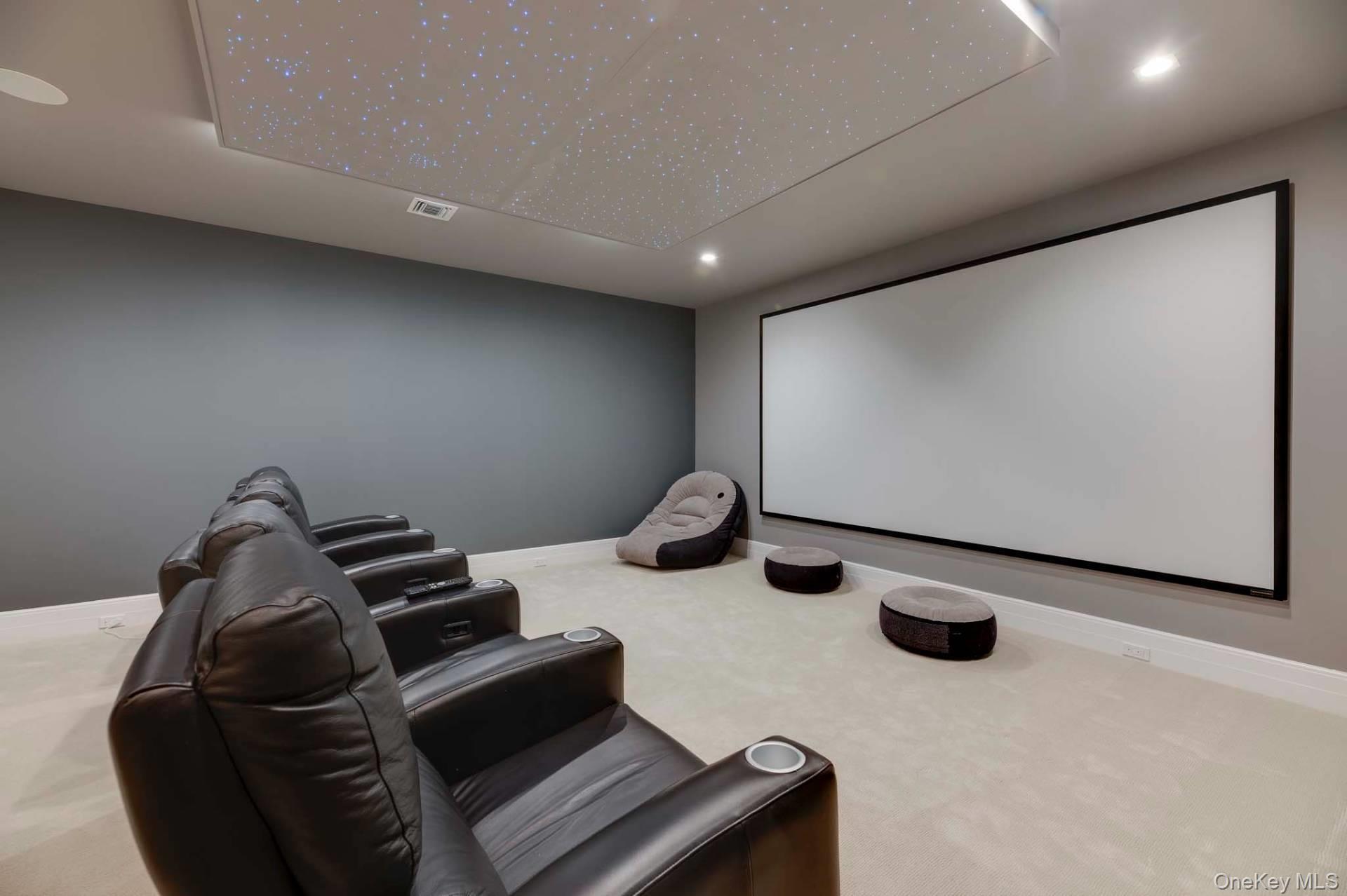 2 Rose Court, Southampton, NY 11968