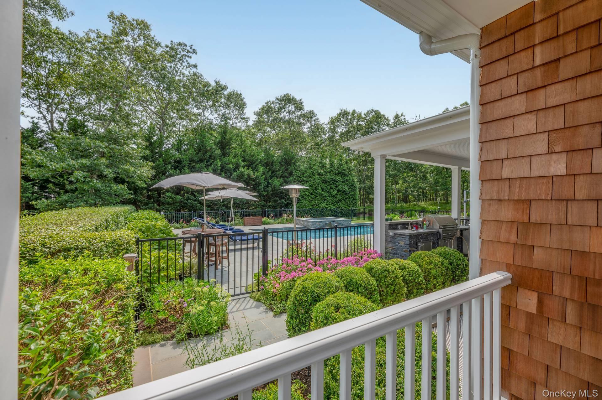 2 Rose Court, Southampton, NY 11968