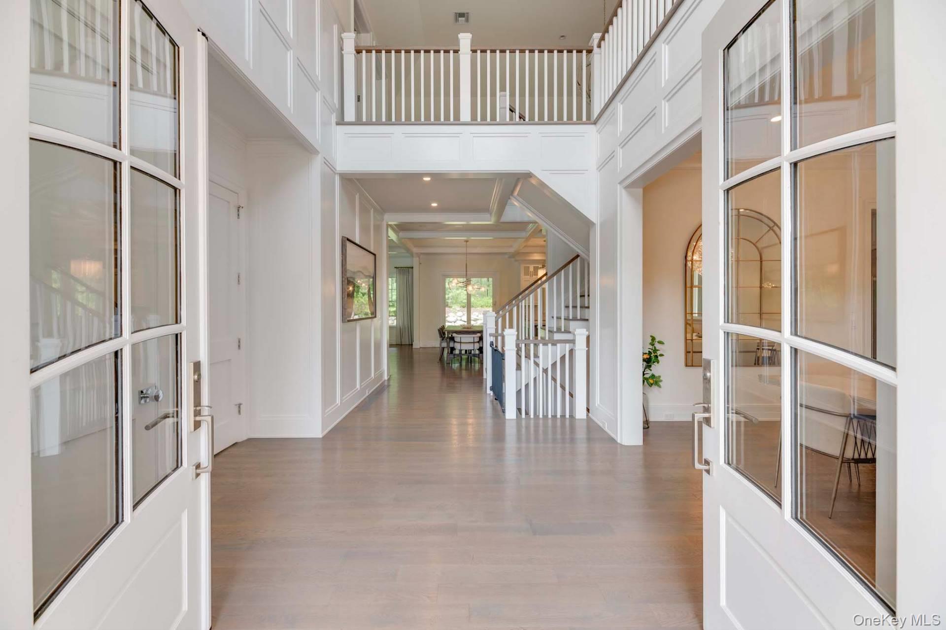 2 Rose Court, Southampton, NY 11968