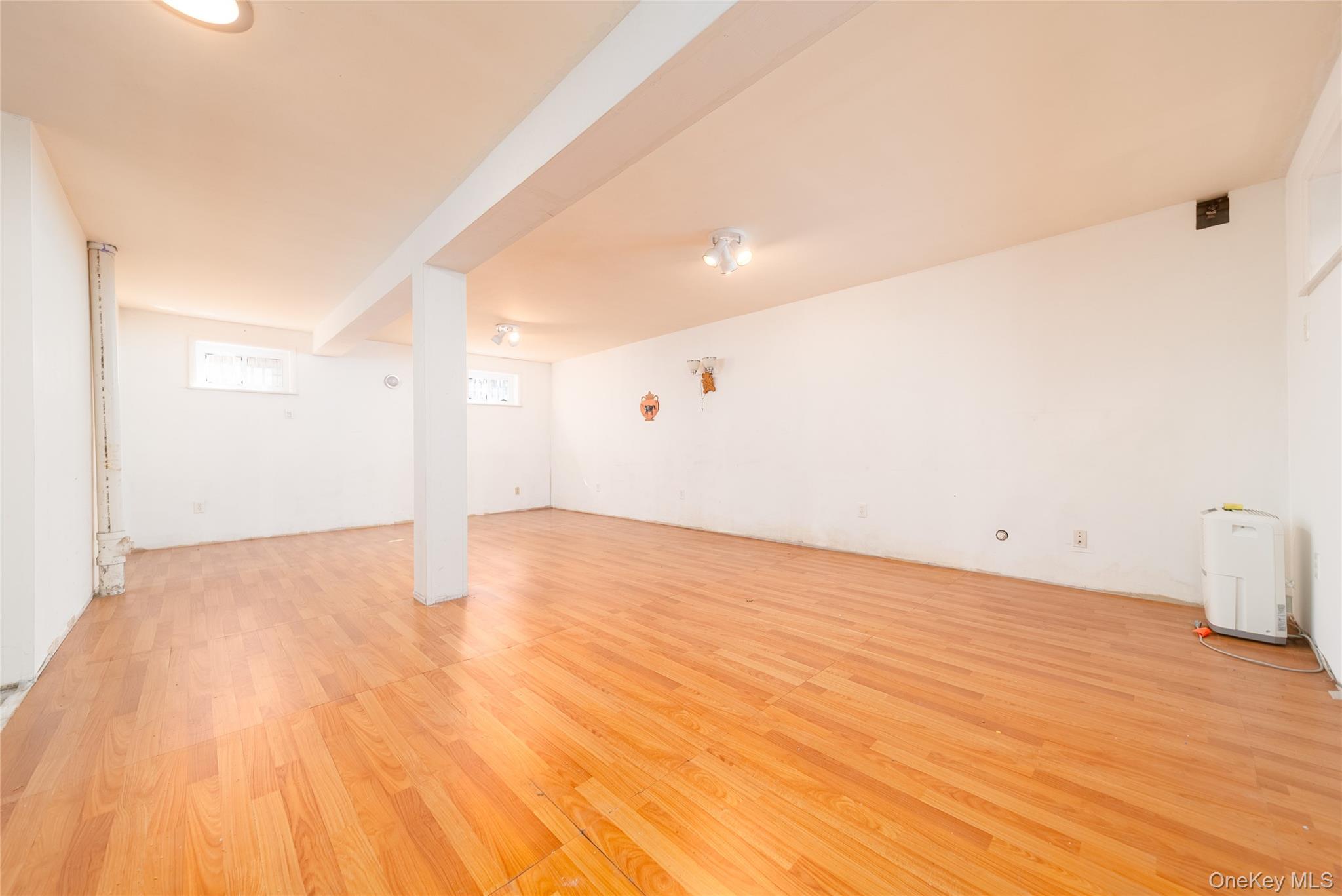 8716 Palo Alto Street, Hollis, NY 11423