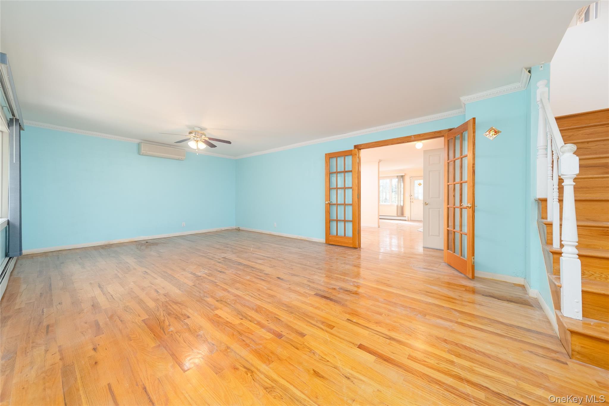 8716 Palo Alto Street, Hollis, NY 11423