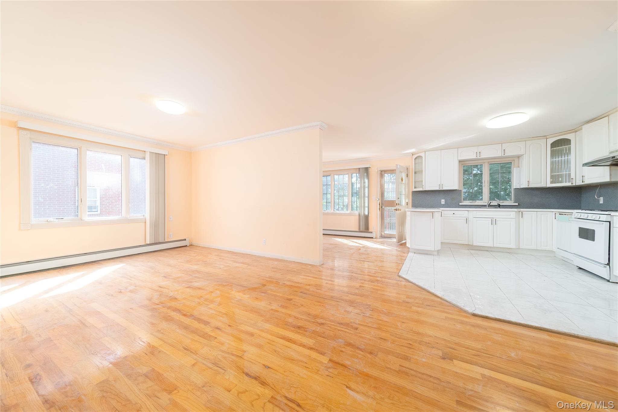 8716 Palo Alto Street, Hollis, NY 11423