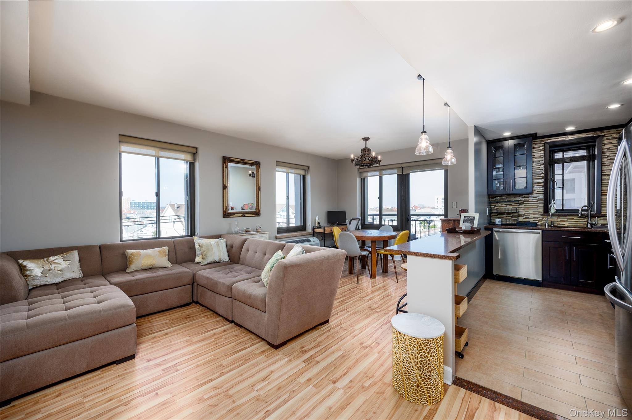100 W Broadway # 4S, Long Beach, NY 11561