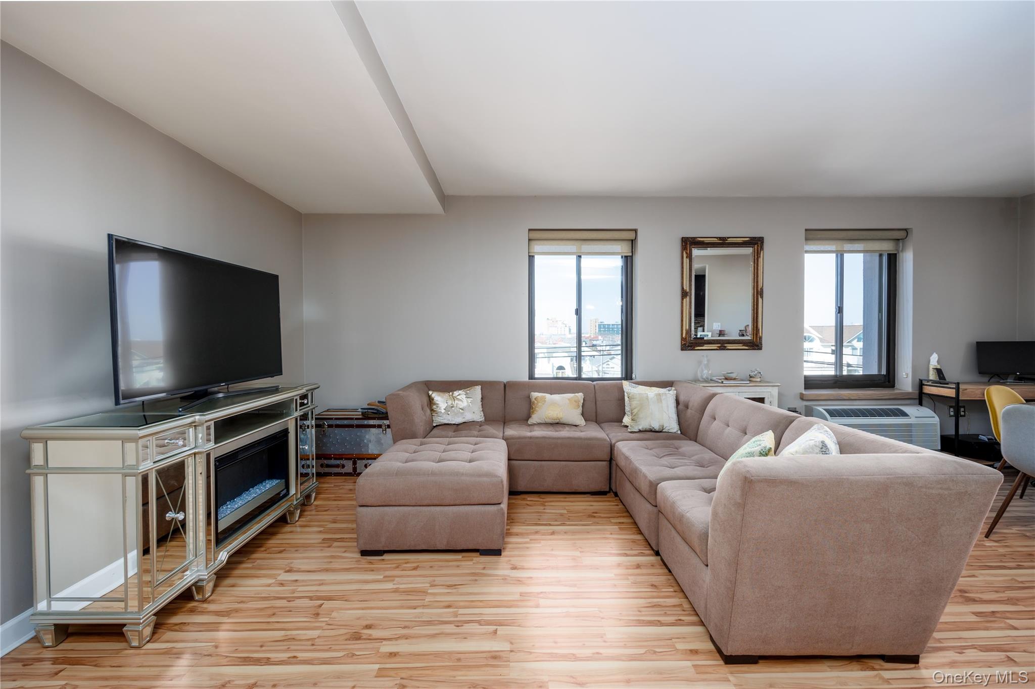 100 W Broadway # 4S, Long Beach, NY 11561