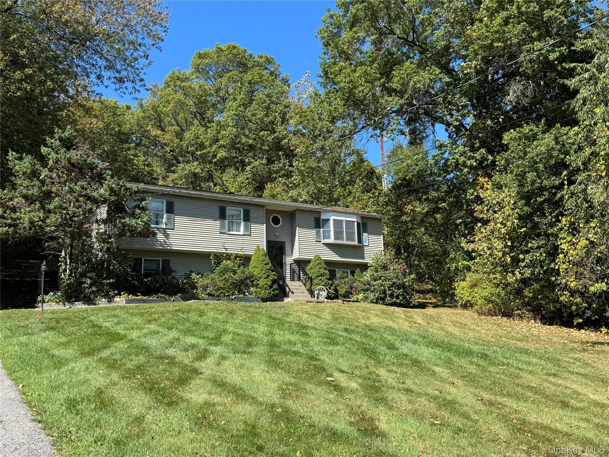 527 Toleman Road, Rock Tavern, NY 12575