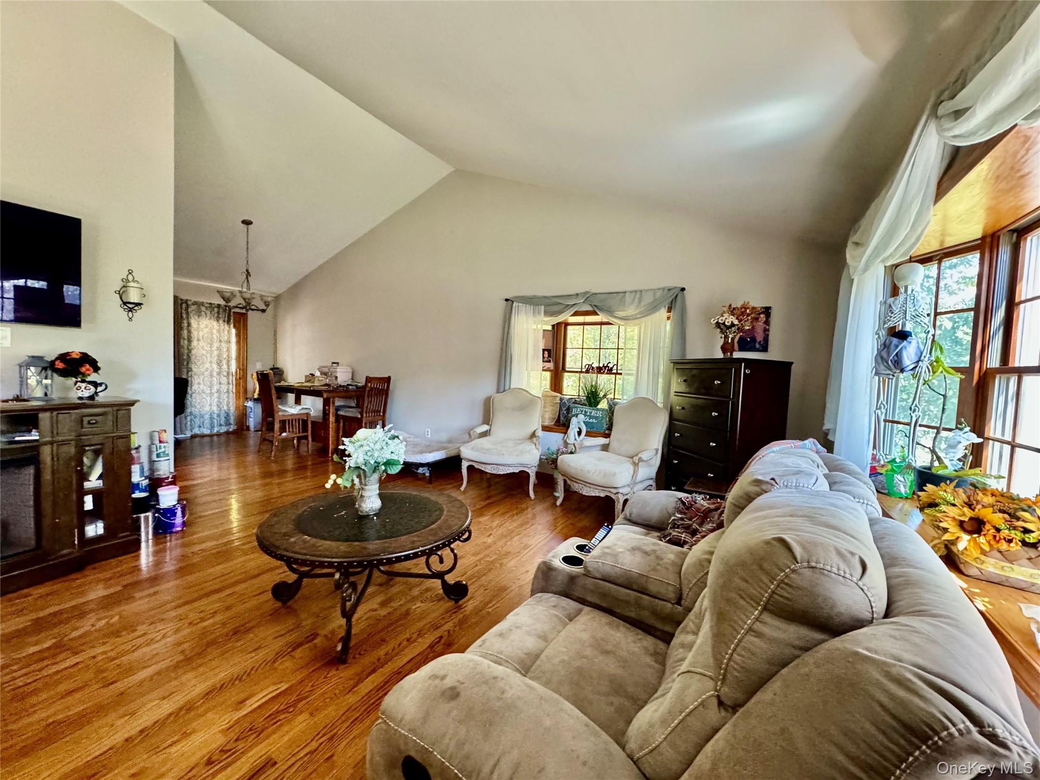 527 Toleman Road, Rock Tavern, NY 12575