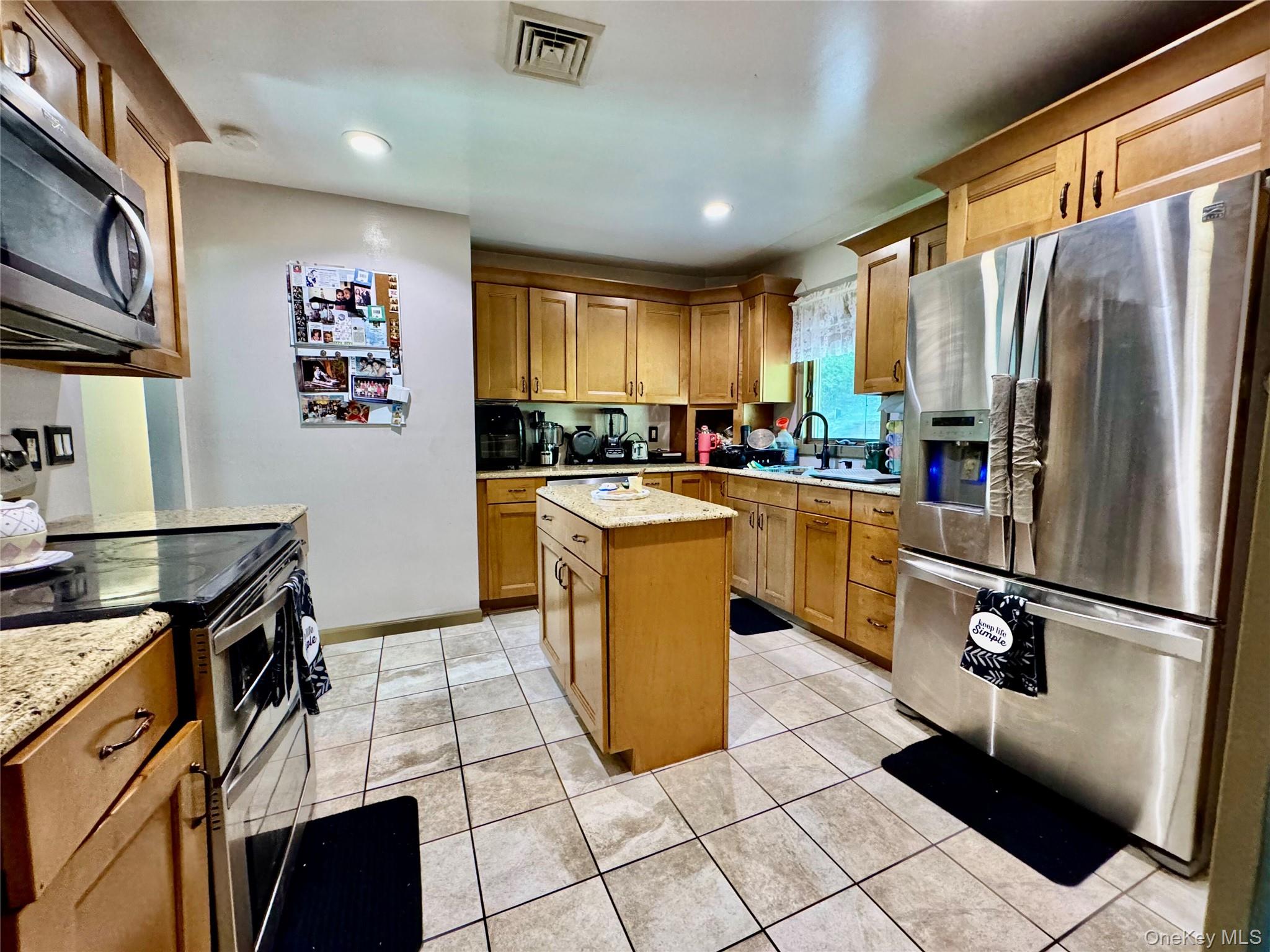 527 Toleman Road, Rock Tavern, NY 12575