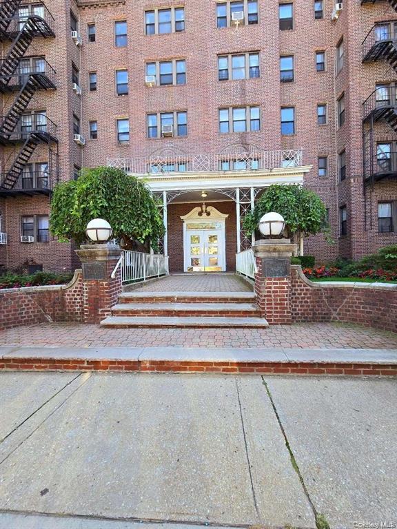 170-40 Highland Avenue # 208, Jamaica Estates, NY 11432