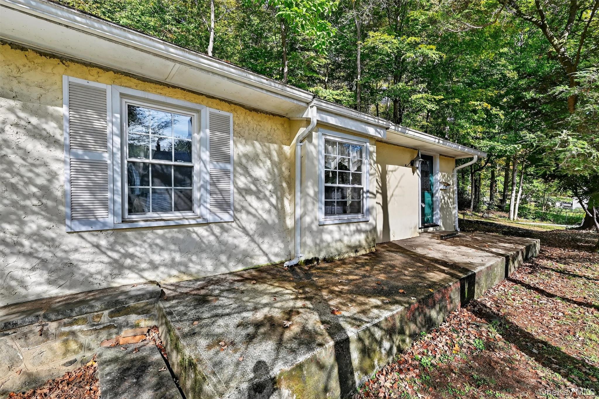 27 Richard Street, Sloatsburg, NY 10974