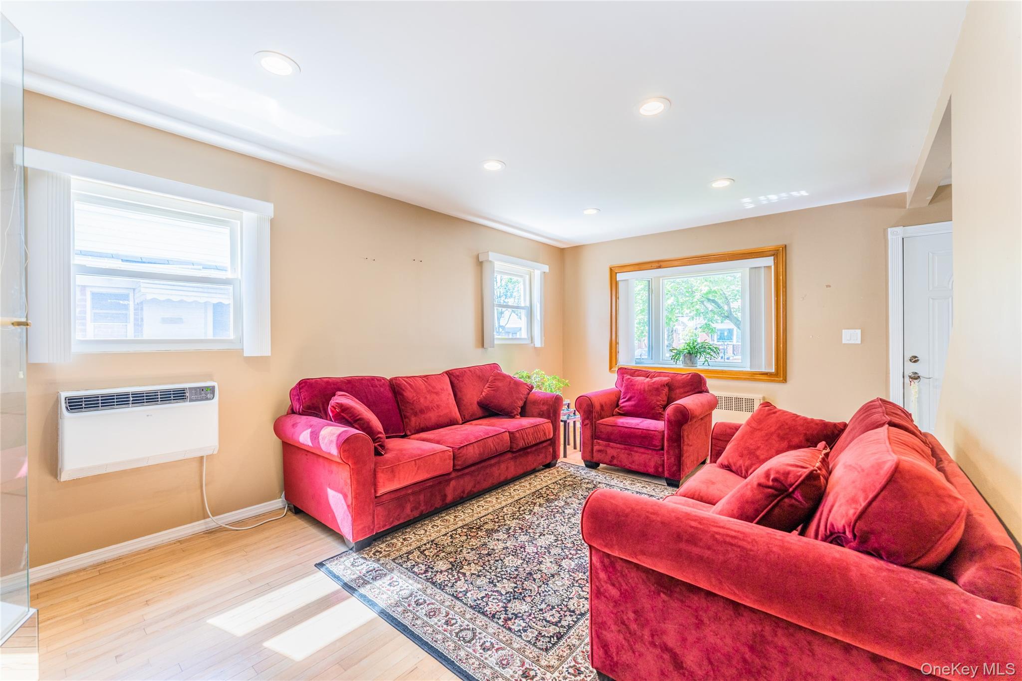 80-37 259th Street, Glen Oaks, NY 11004