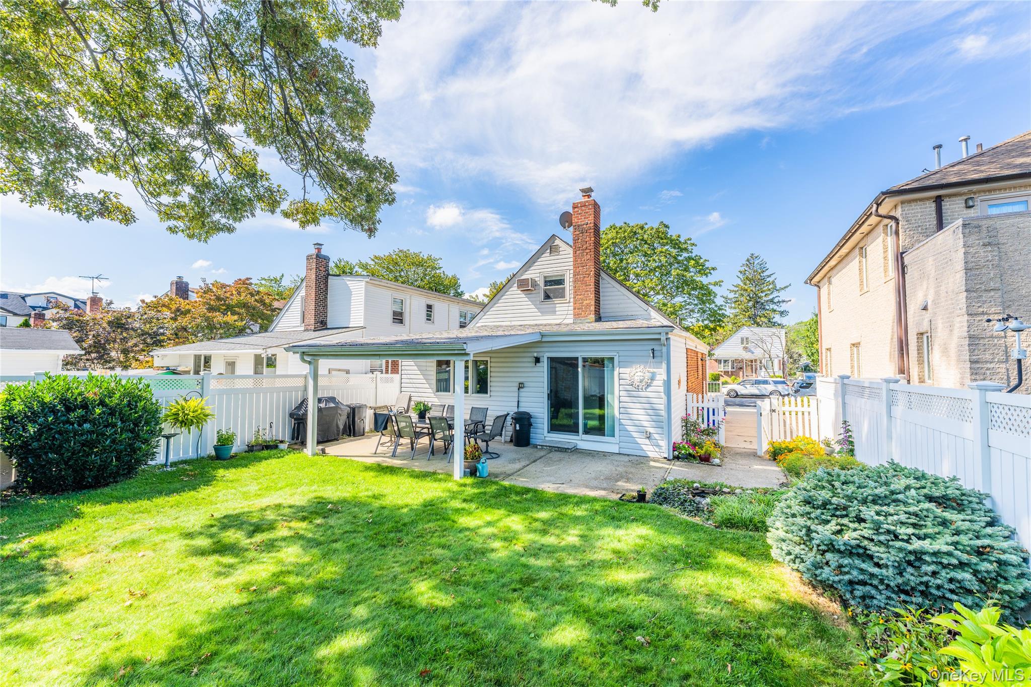 80-37 259th Street, Glen Oaks, NY 11004