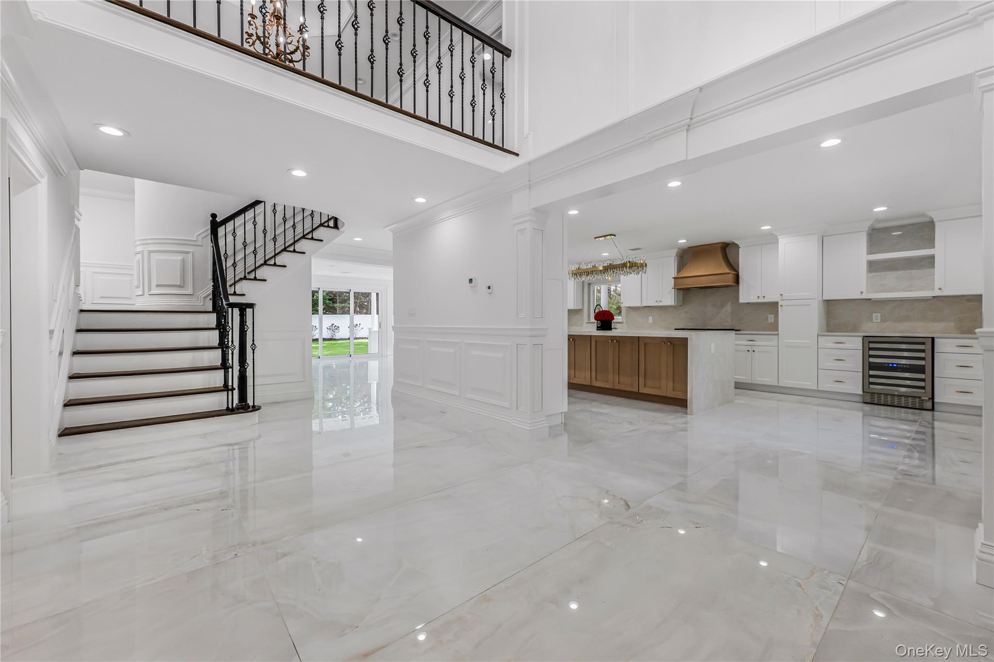 15 Southwick Court, Plainview, NY 11803