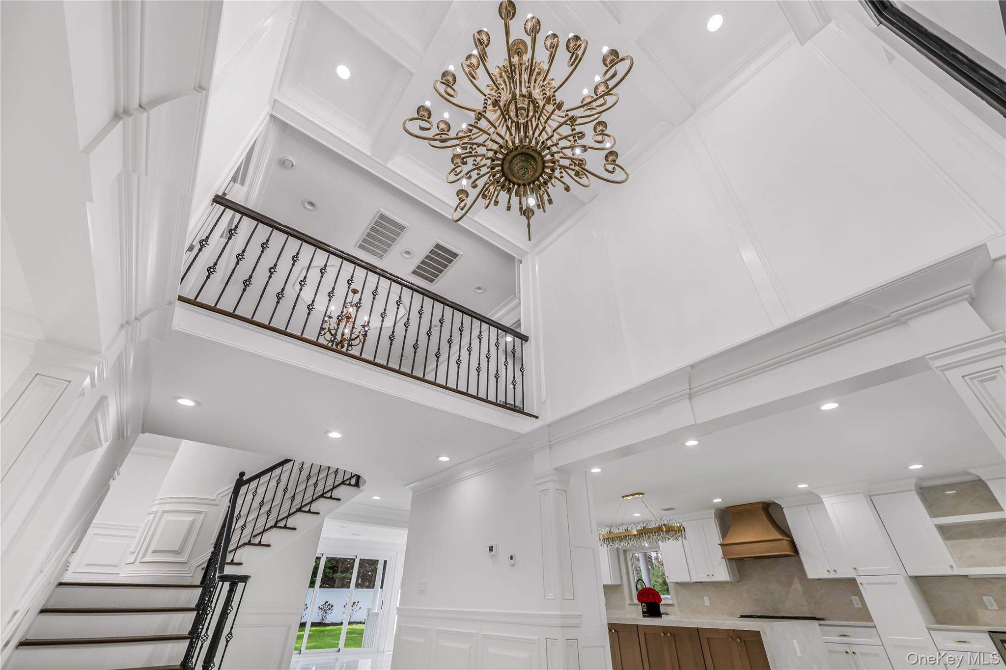 15 Southwick Court, Plainview, NY 11803