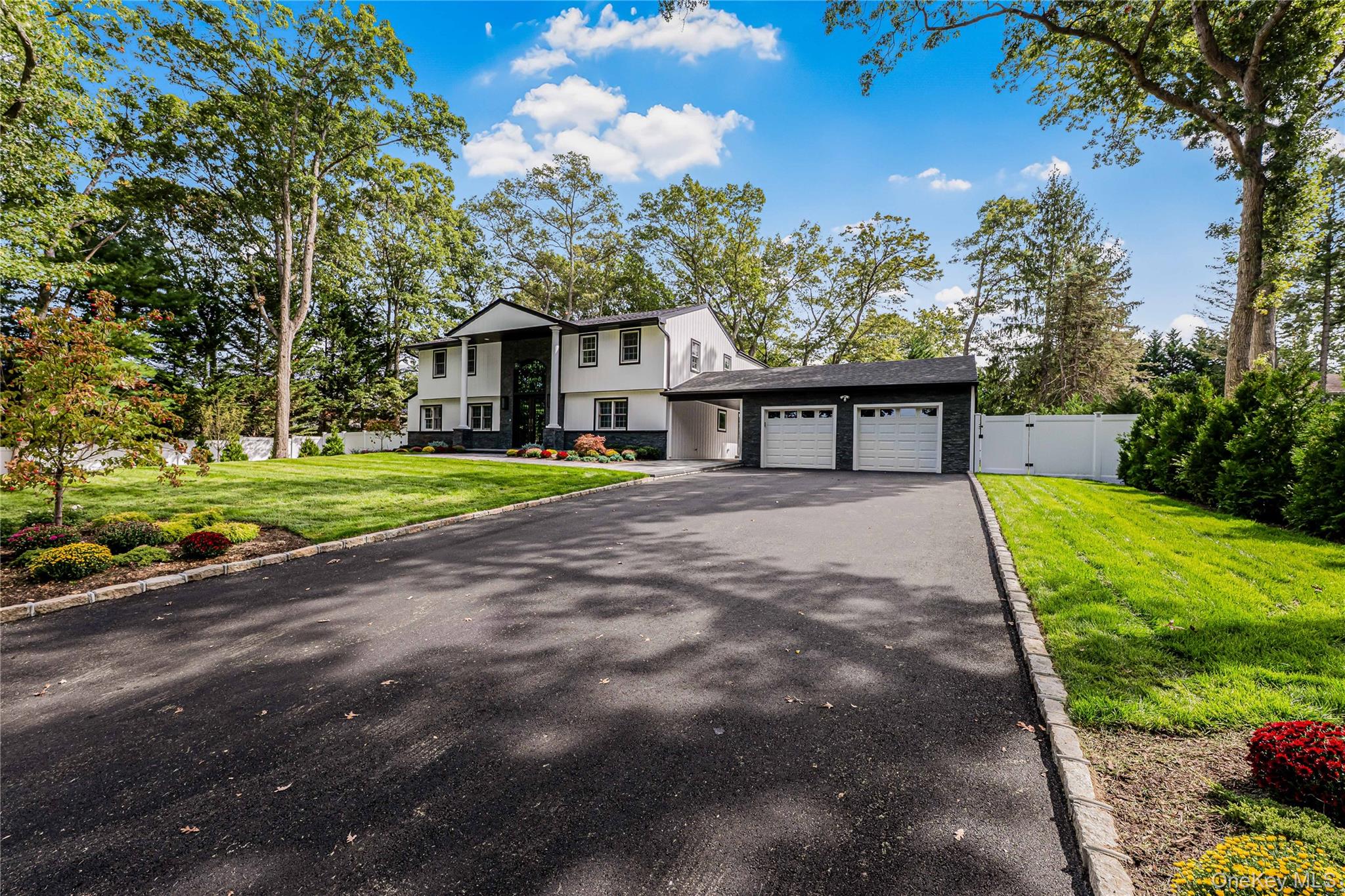 15 Southwick Court, Plainview, NY 11803