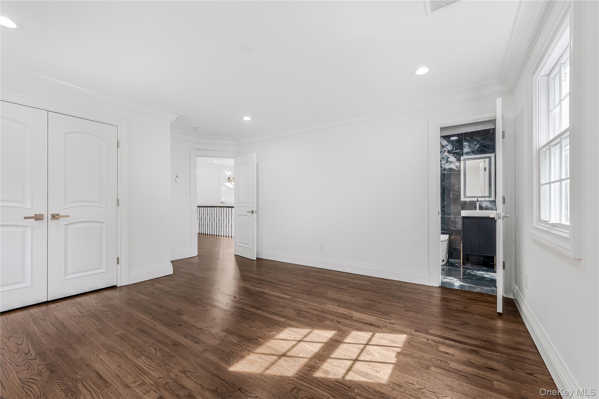 15 Southwick Court, Plainview, NY 11803