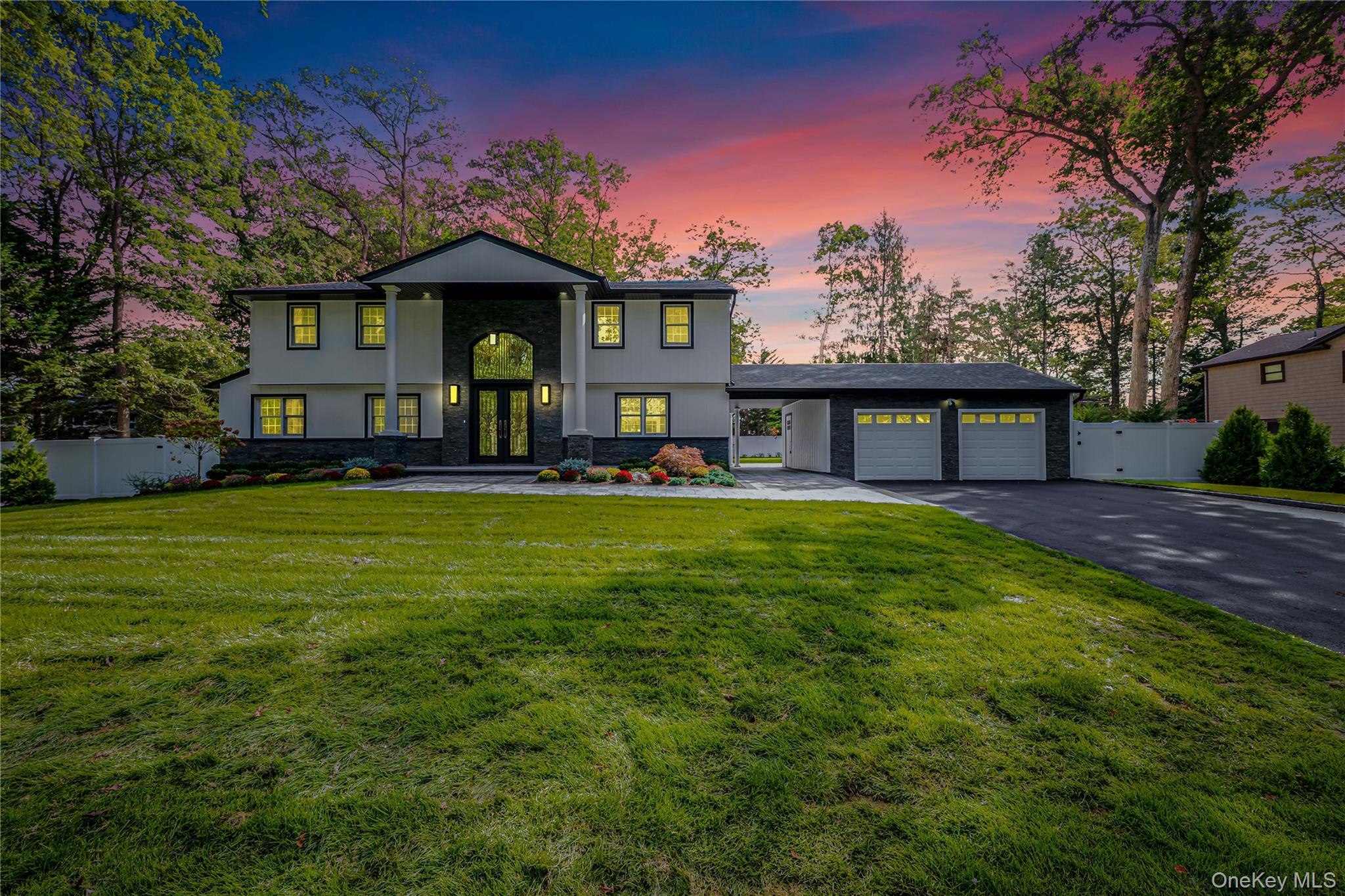 15 Southwick Court, Plainview, NY 11803