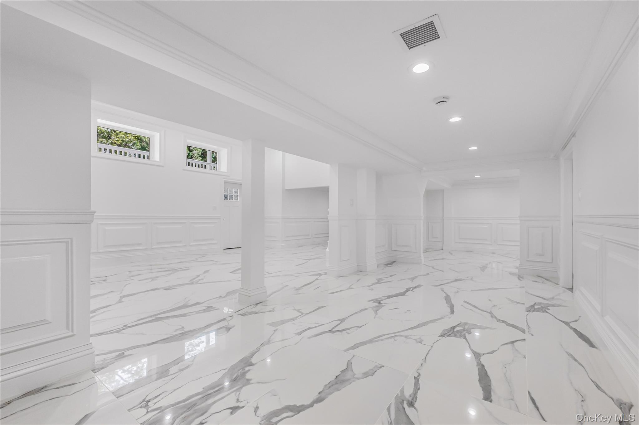 15 Southwick Court, Plainview, NY 11803