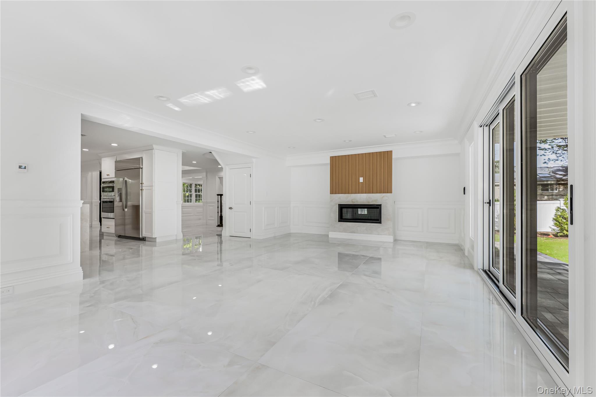 15 Southwick Court, Plainview, NY 11803